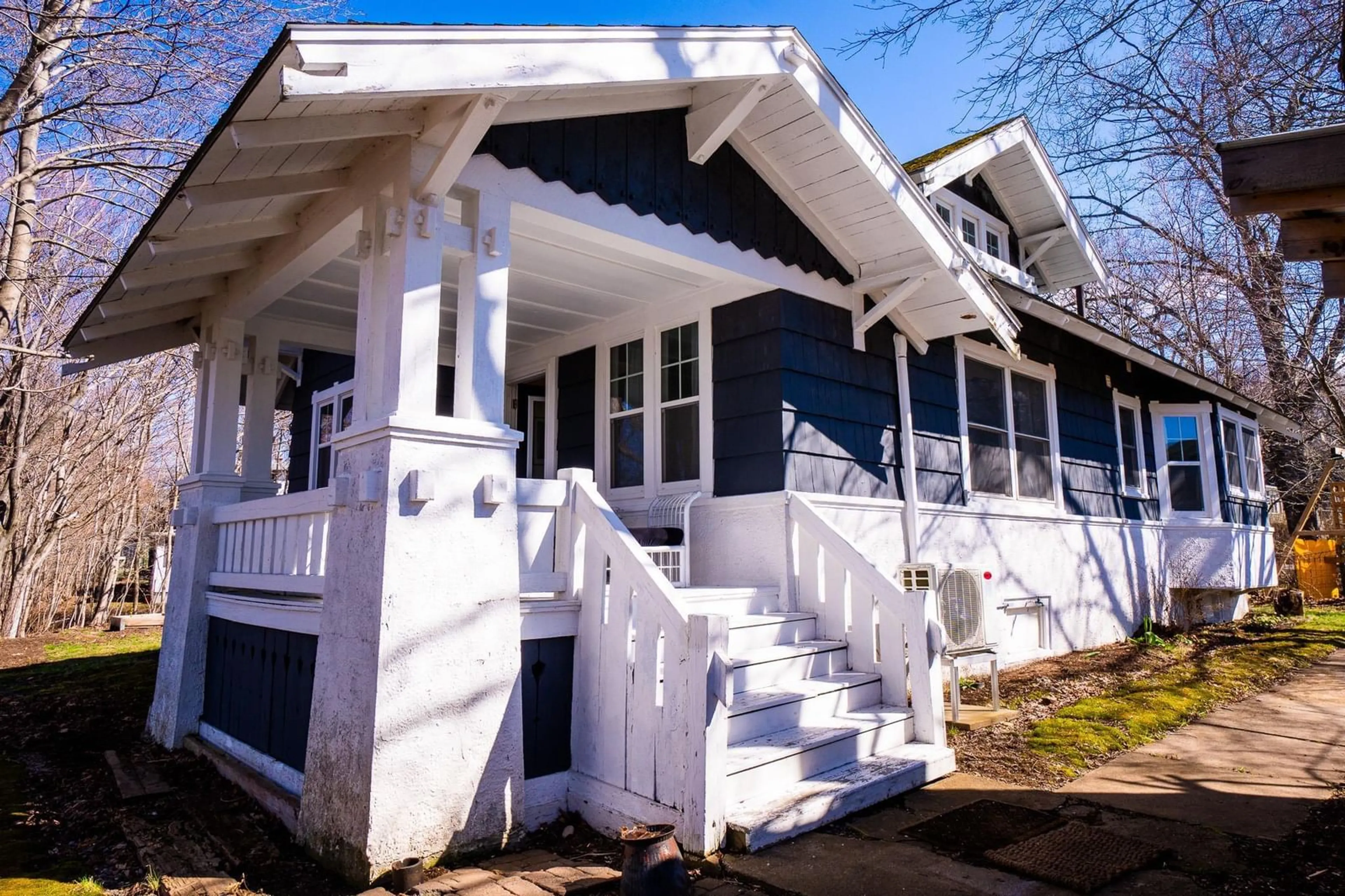 Home with vinyl exterior material, street for 35 King St, Kentville Nova Scotia B4N 1R4