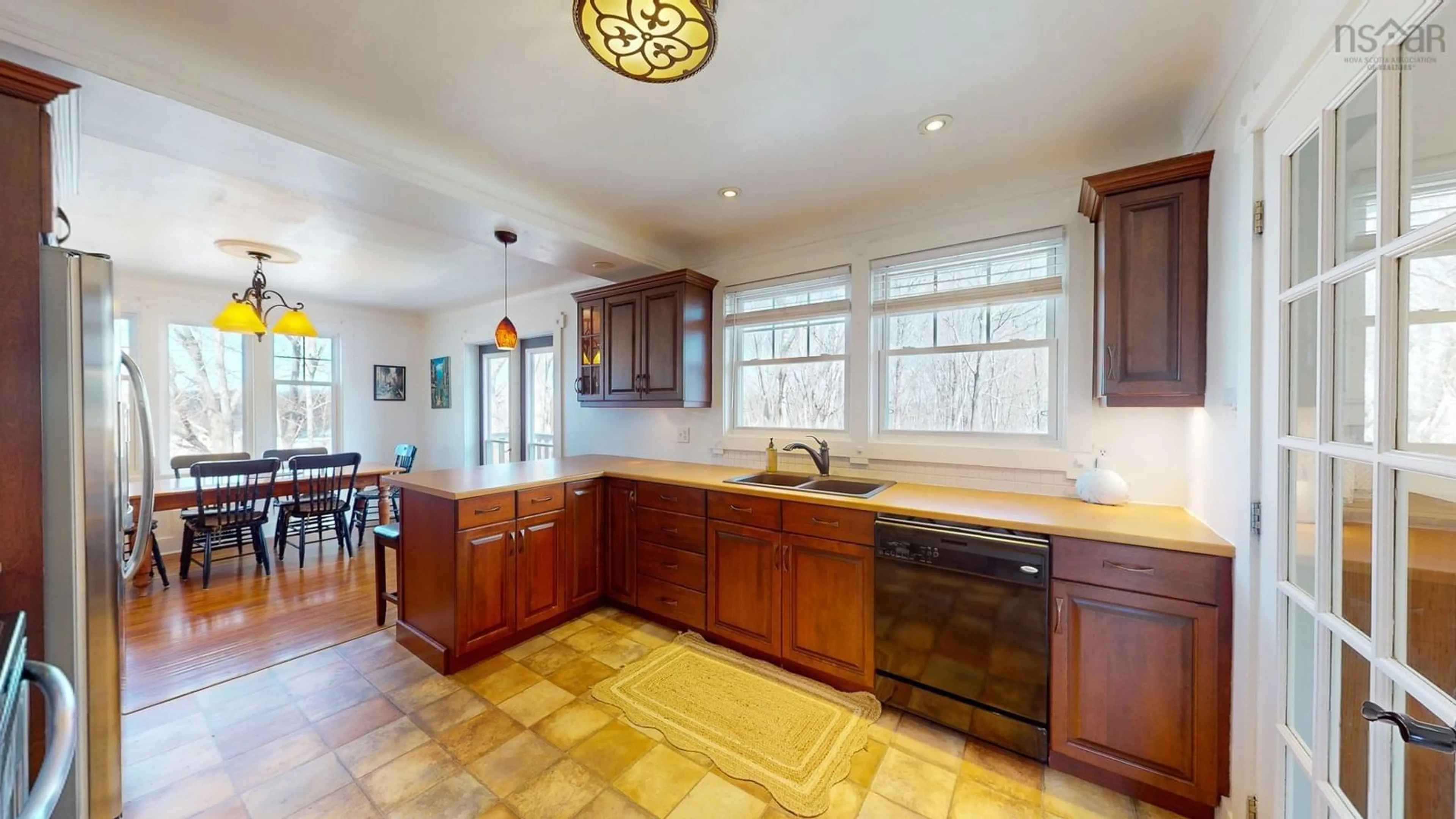 Open concept kitchen, ceramic/tile floor for 35 King St, Kentville Nova Scotia B4N 1R4