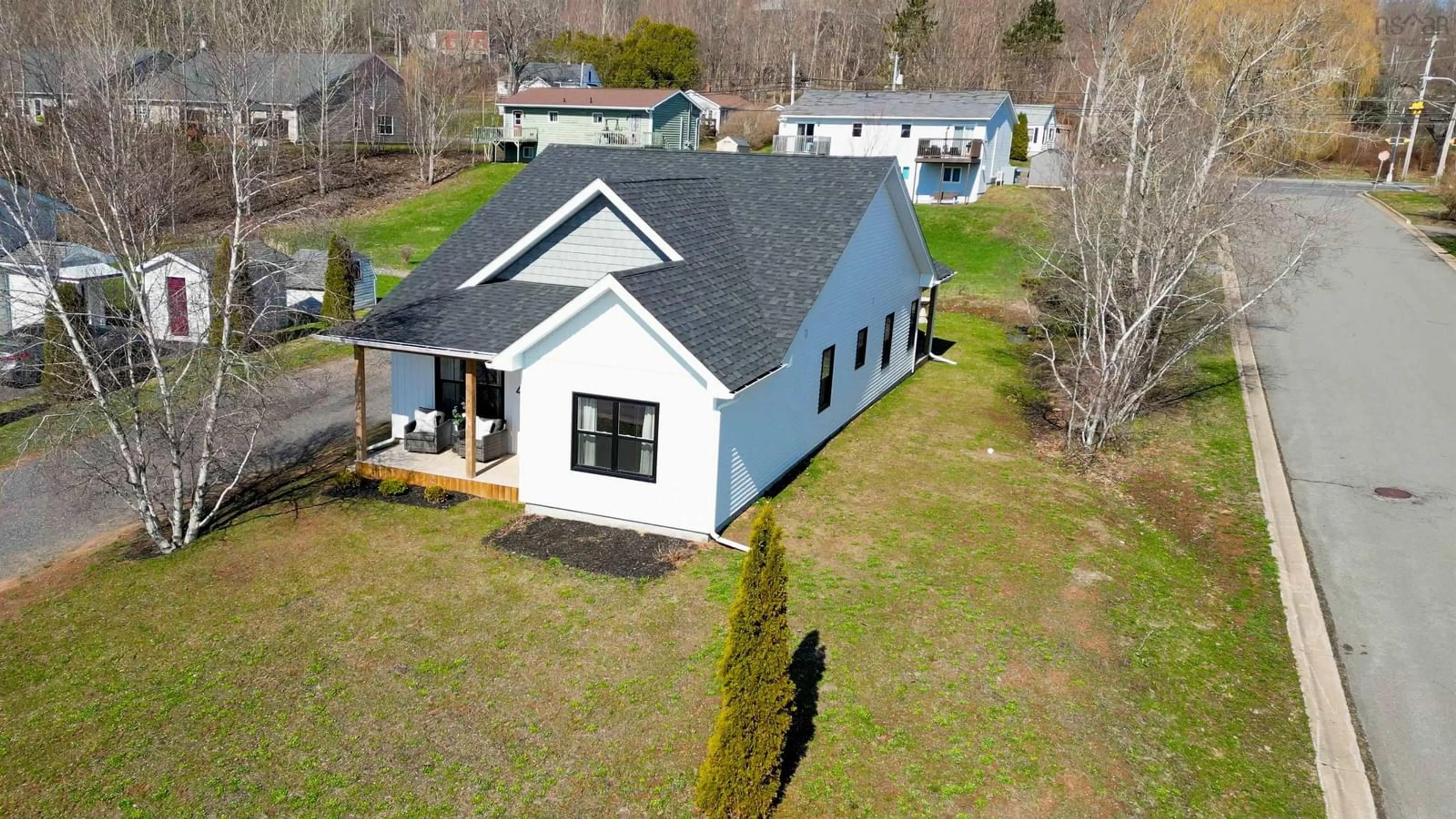 A pic from outside/outdoor area/front of a property/back of a property/a pic from drone, building for 45 Mill Run, Kentville Nova Scotia B4N 5G4