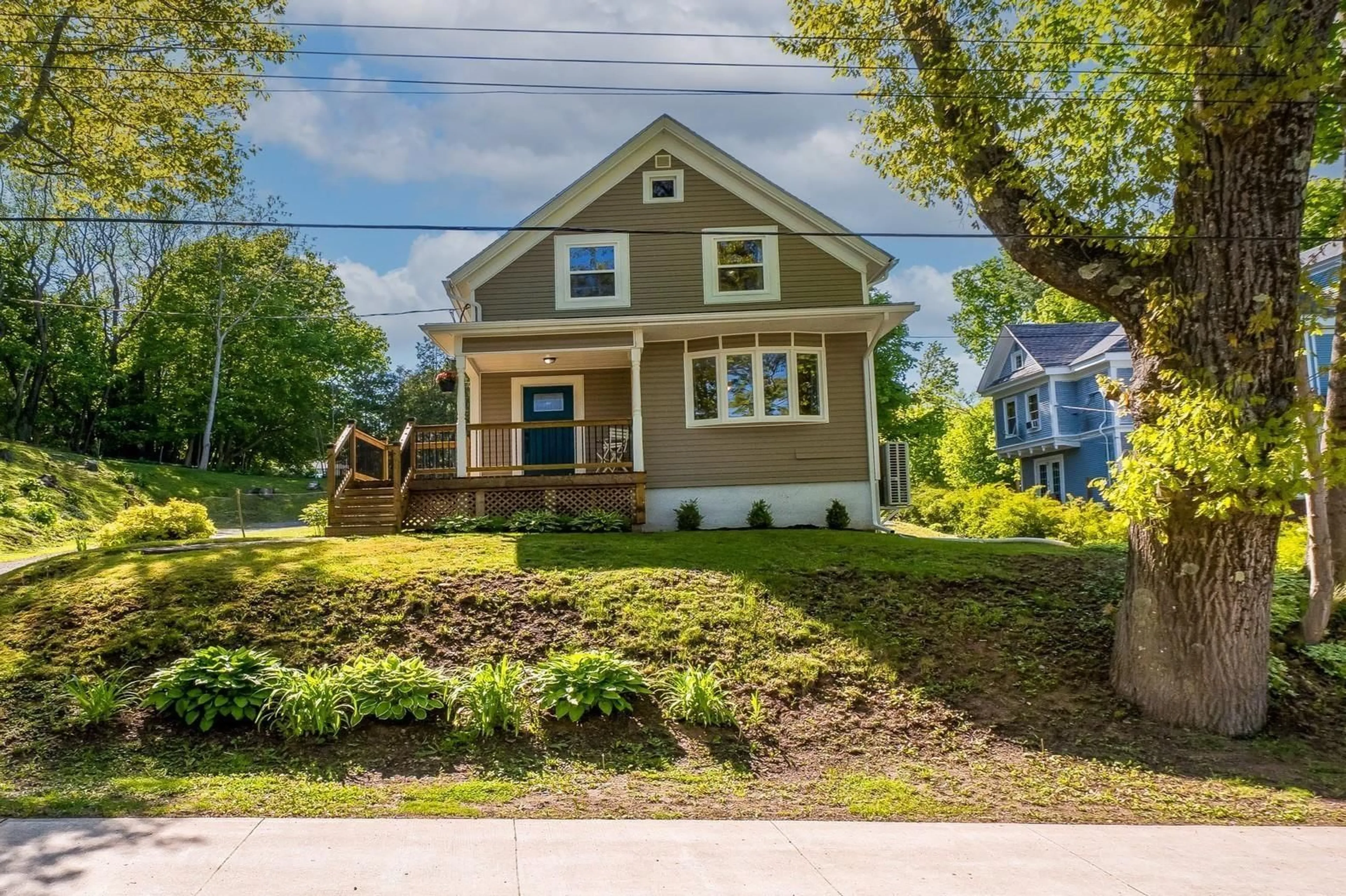 Home with vinyl exterior material, street for 73 Chester Ave, Kentville Nova Scotia B4N 2J5