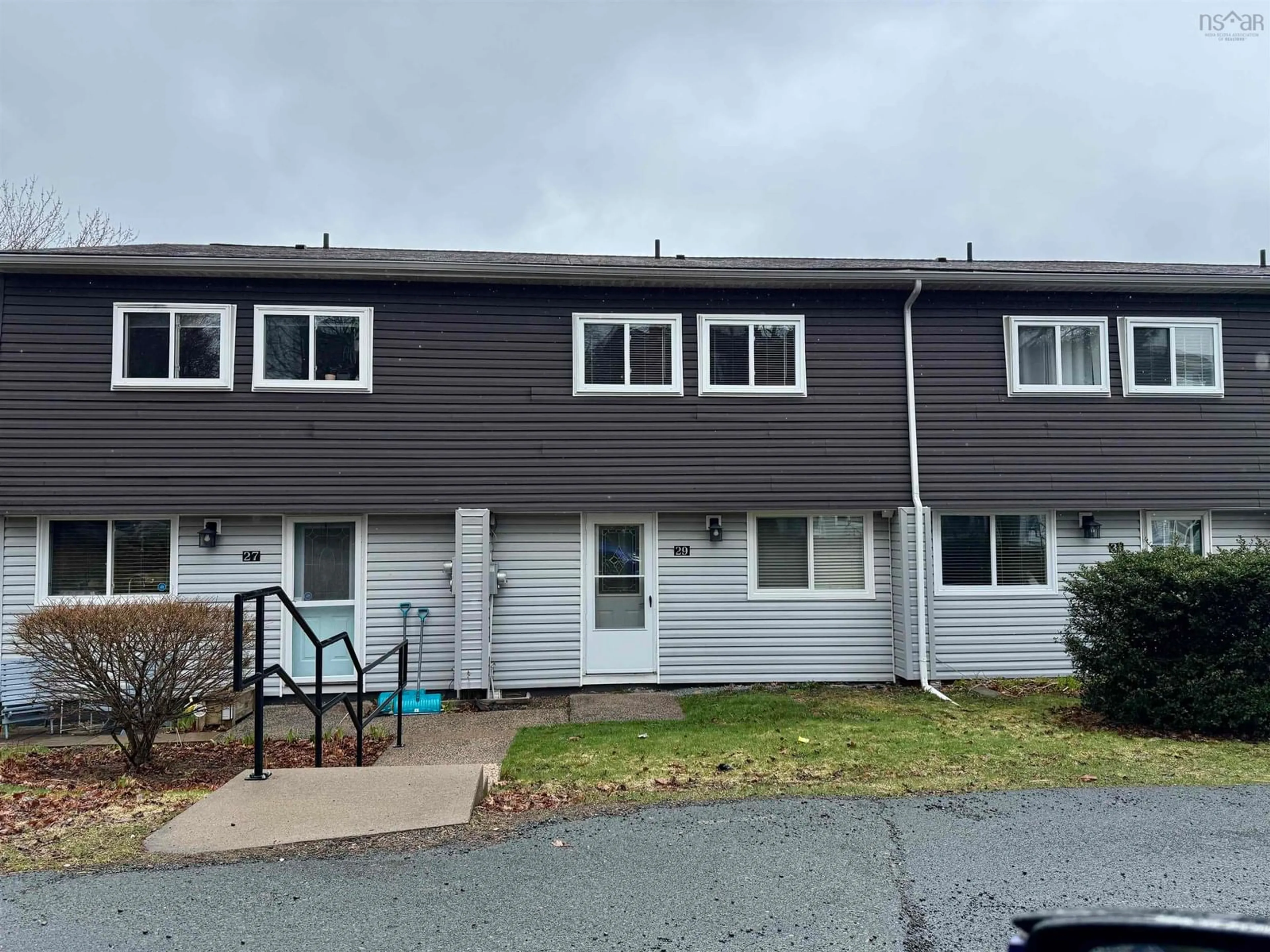 A pic from outside/outdoor area/front of a property/back of a property/a pic from drone, street for 29 Cavendish Rd, Halifax Nova Scotia B3P 2J6
