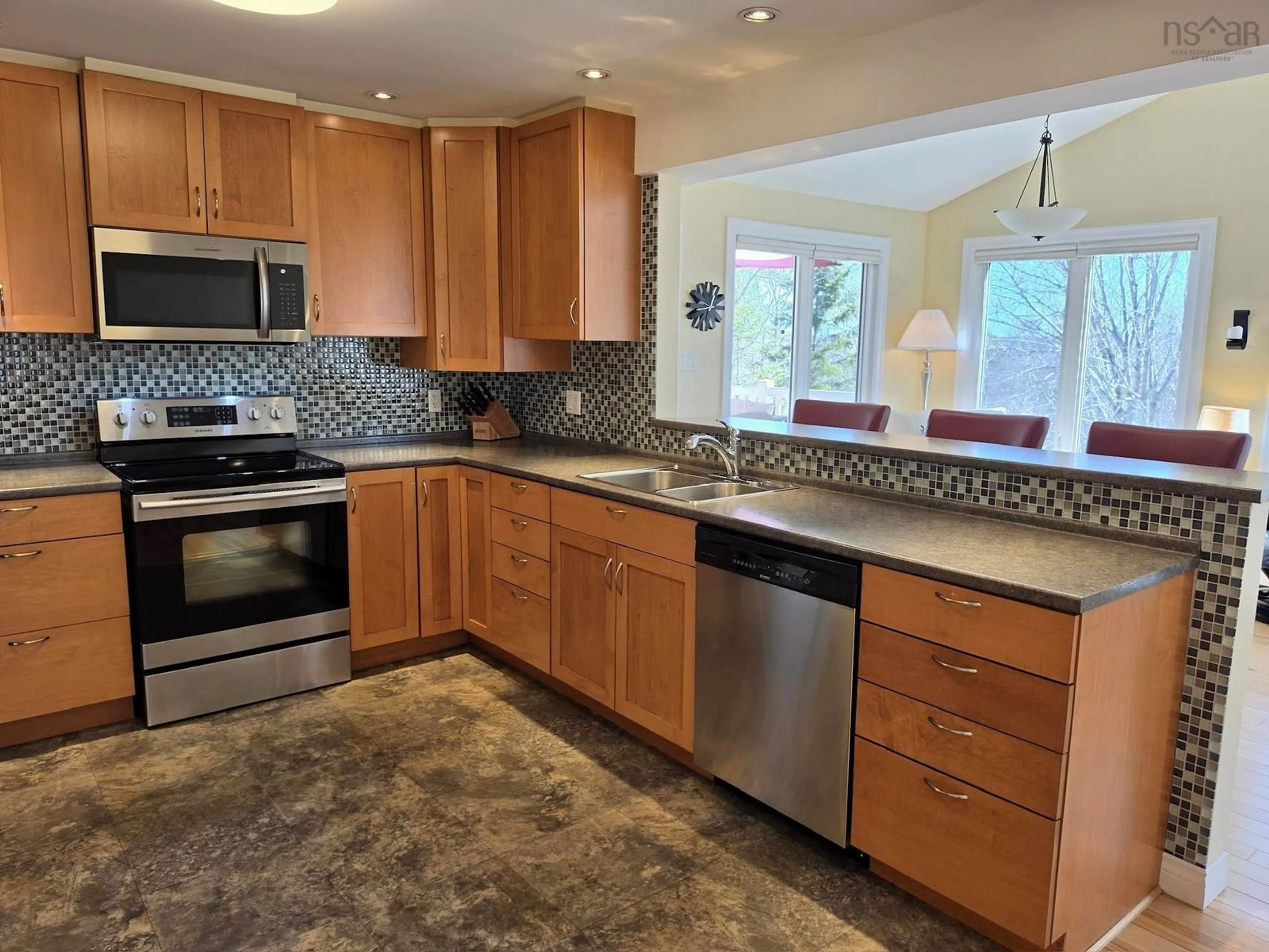 Unknown for 3 Beech St, Bedford Nova Scotia B4A 1T1