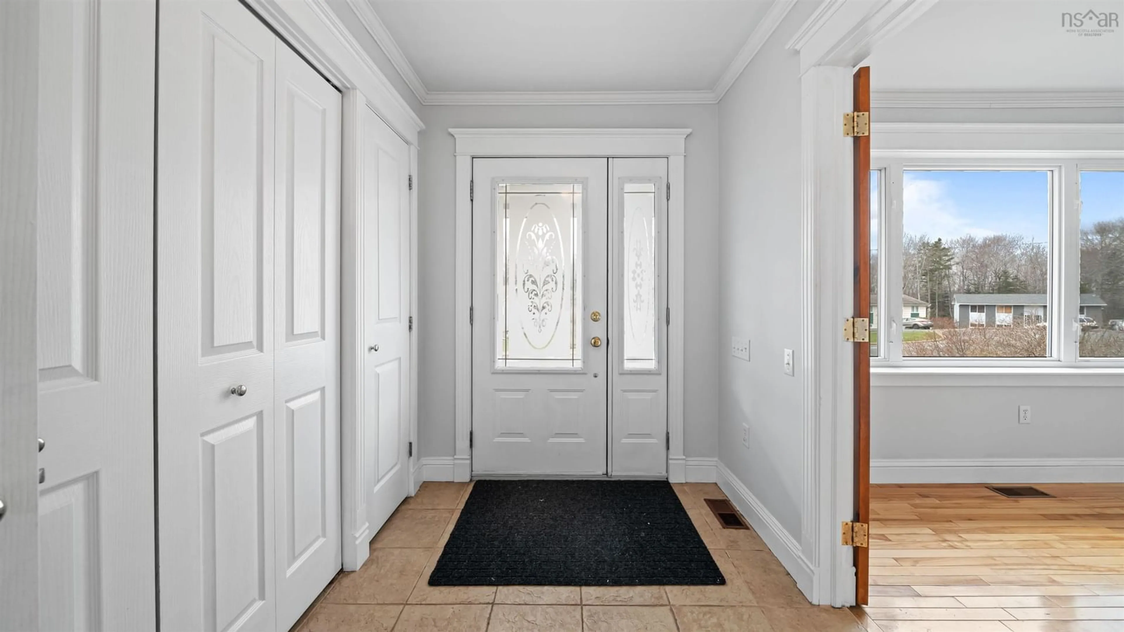 Indoor foyer for 21 Summerville Dr, Sackville Nova Scotia B4C 2M8