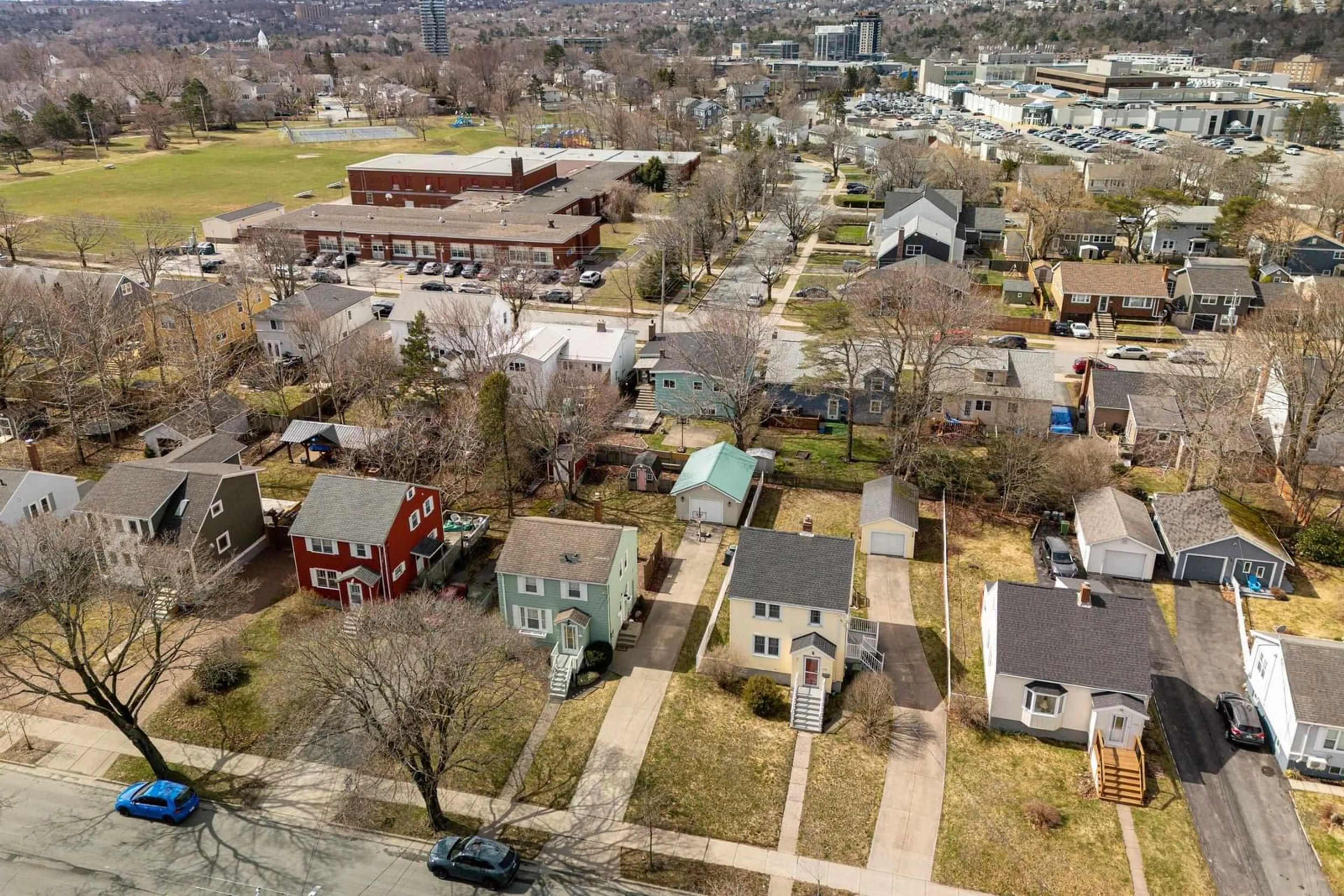 A pic from outside/outdoor area/front of a property/back of a property/a pic from drone, street for 3058 Connaught Ave, Halifax Nova Scotia B3L 3A4