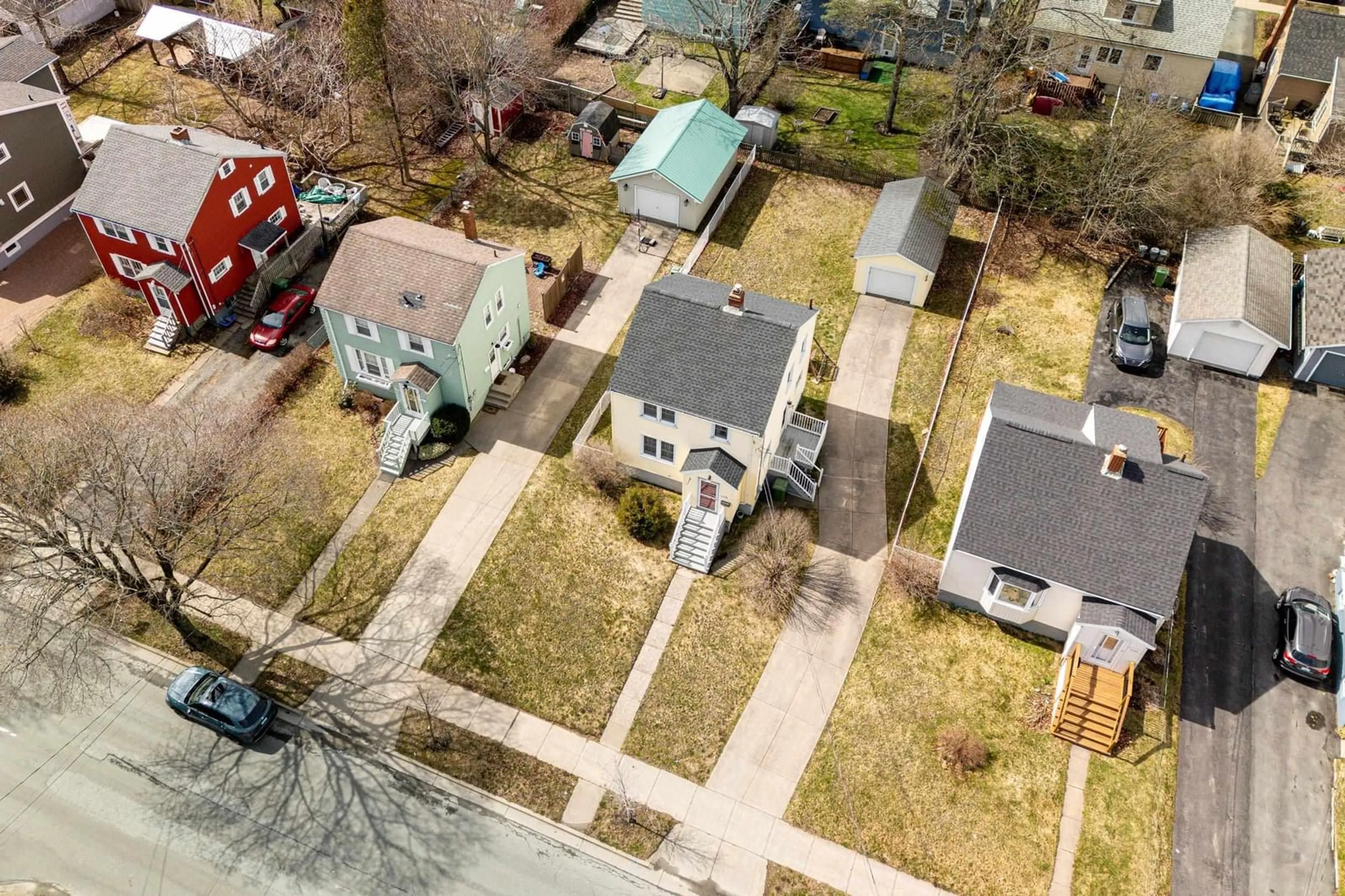 A pic from outside/outdoor area/front of a property/back of a property/a pic from drone, street for 3058 Connaught Ave, Halifax Nova Scotia B3L 3A4