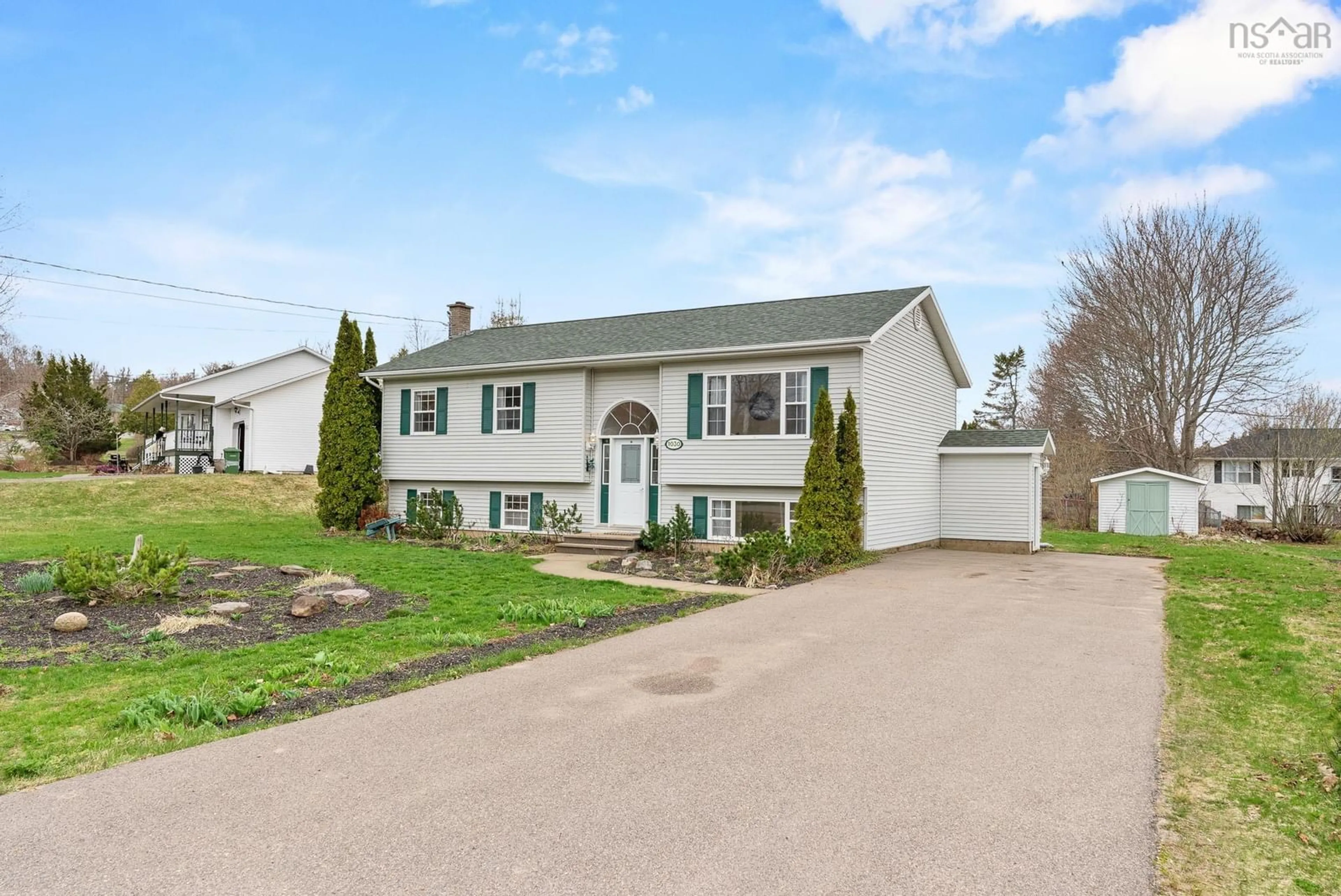 Home with vinyl exterior material, street for 1030 Club Cres, New Minas Nova Scotia B4N 4Z5