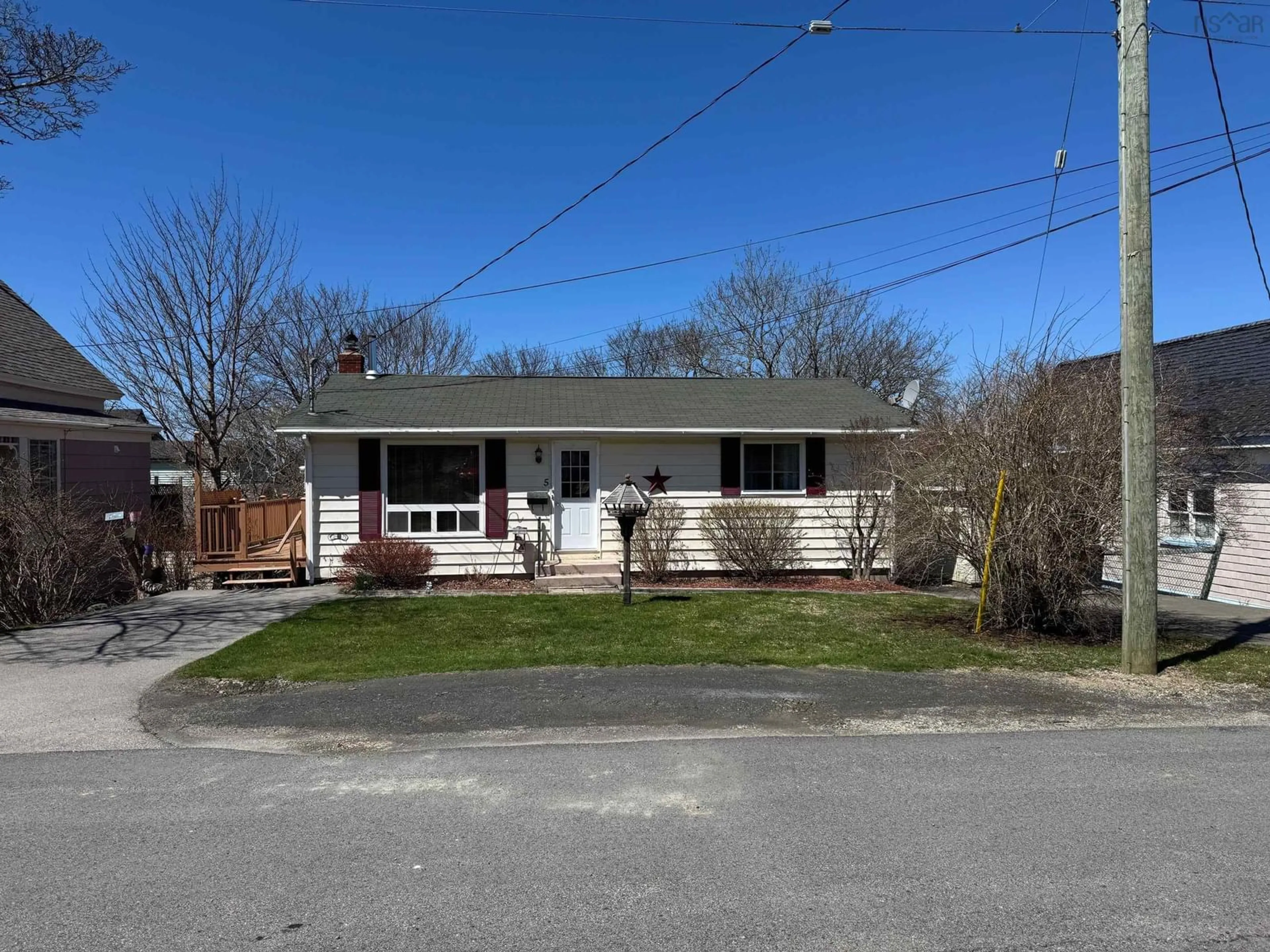 A pic from outside/outdoor area/front of a property/back of a property/a pic from drone, street for 5 Whipple St, Yarmouth Nova Scotia B5A 1W3