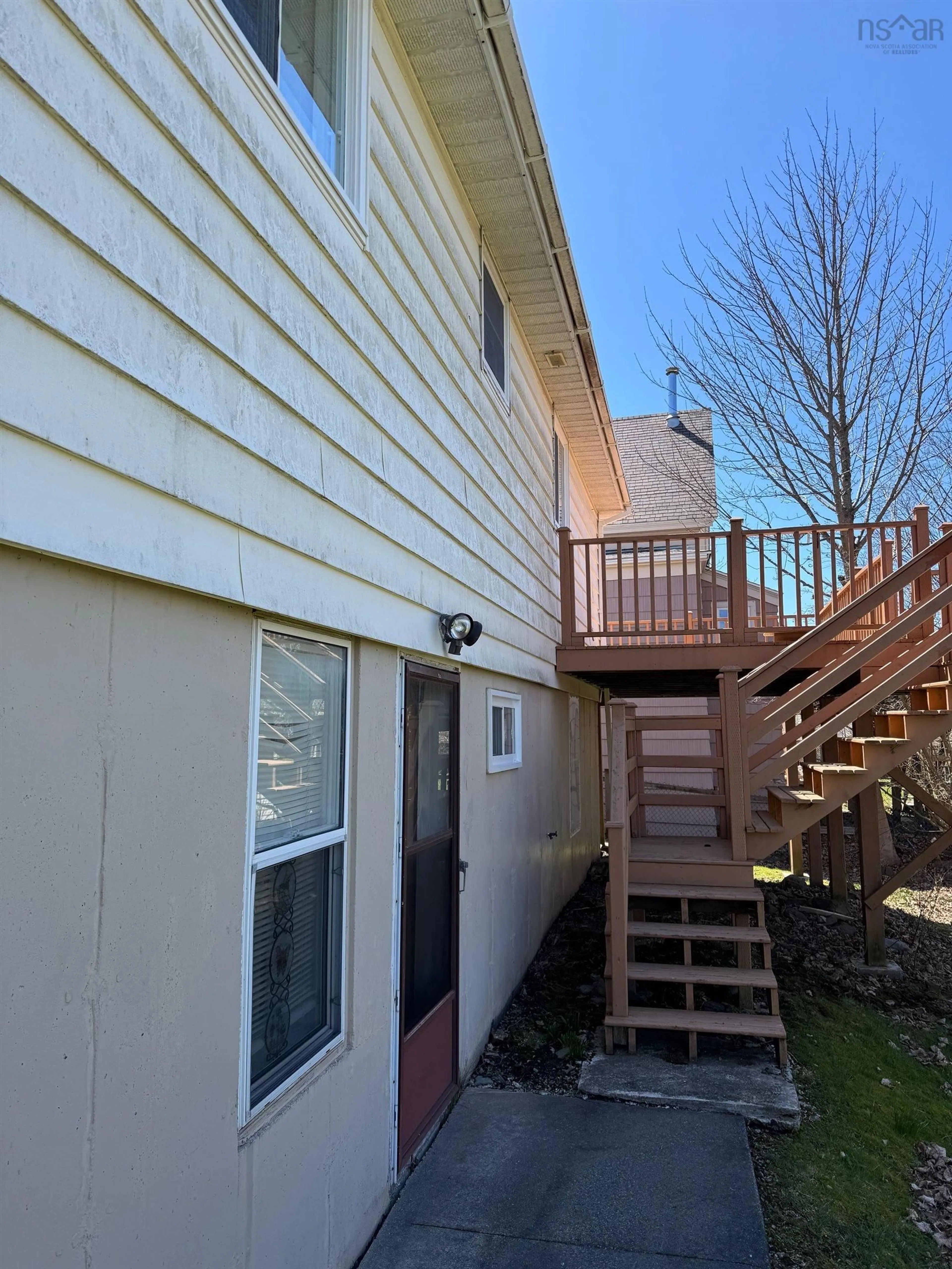 Unknown for 5 Whipple St, Yarmouth Nova Scotia B5A 1W3