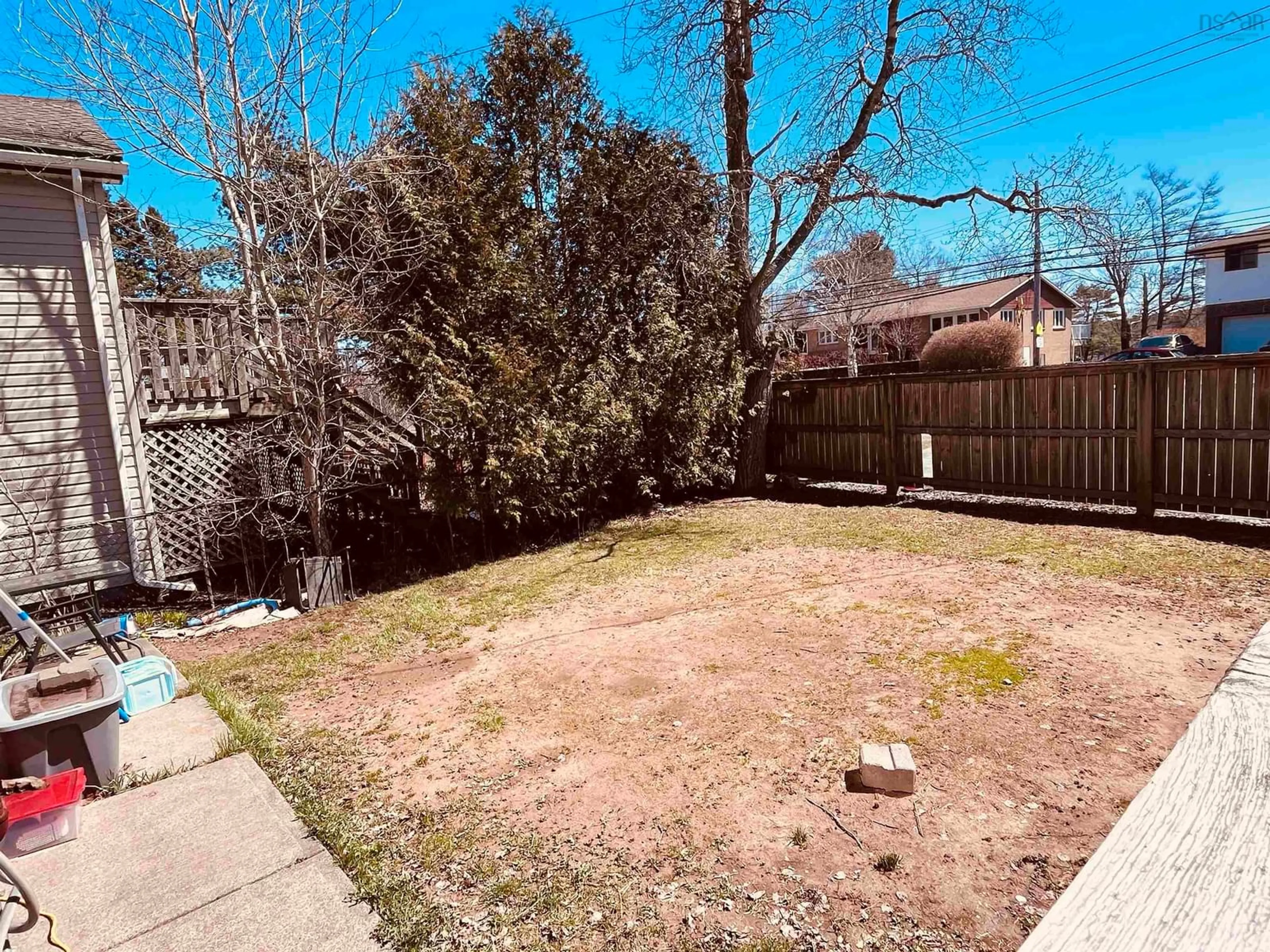 A pic from outside/outdoor area/front of a property/back of a property/a pic from drone, unknown for 86 Williams Lake Rd #A B, Armdale Nova Scotia B3P 1T3