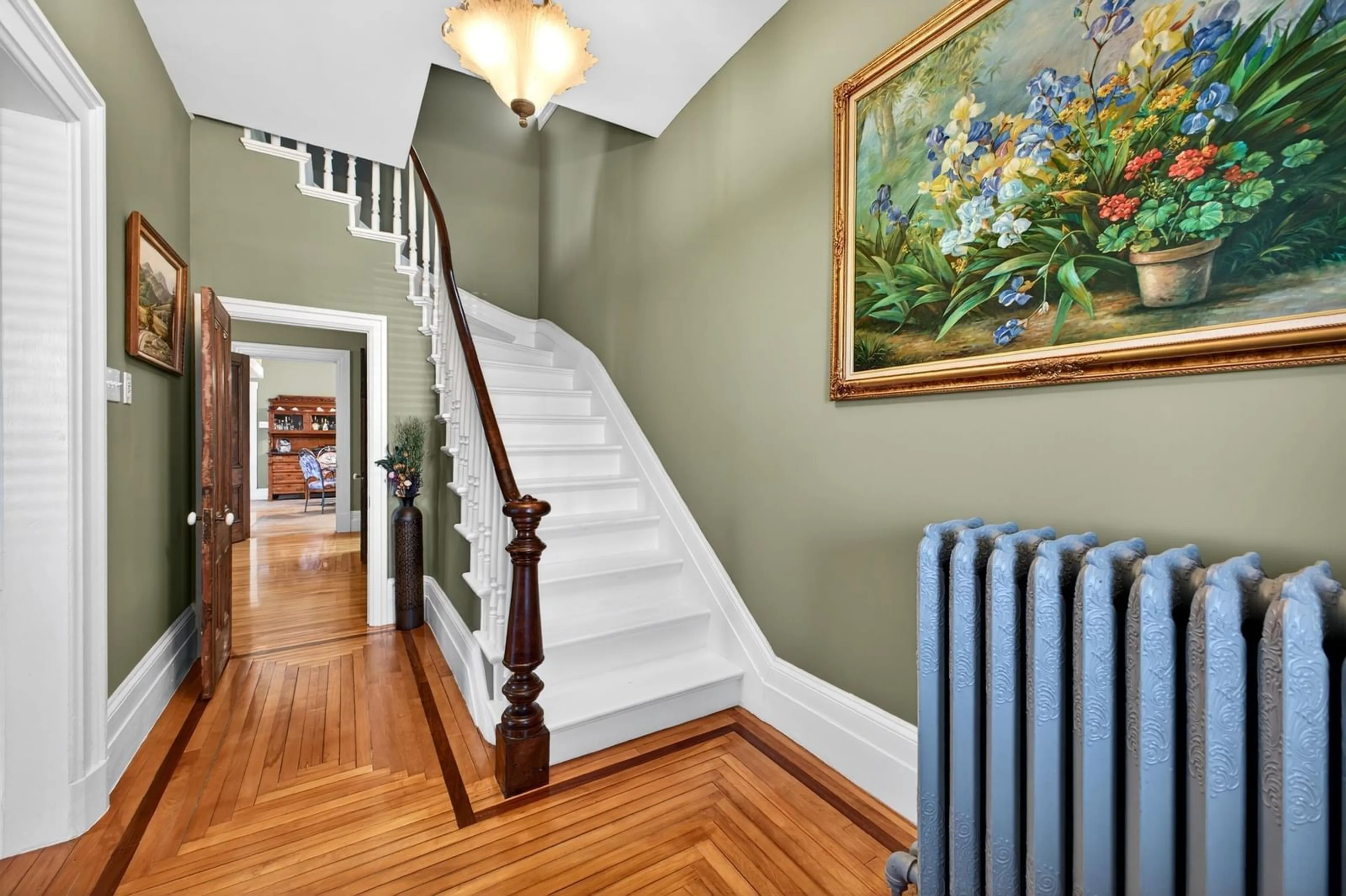 Indoor foyer for 89 Welsford St, Pictou Nova Scotia B0K 1H0