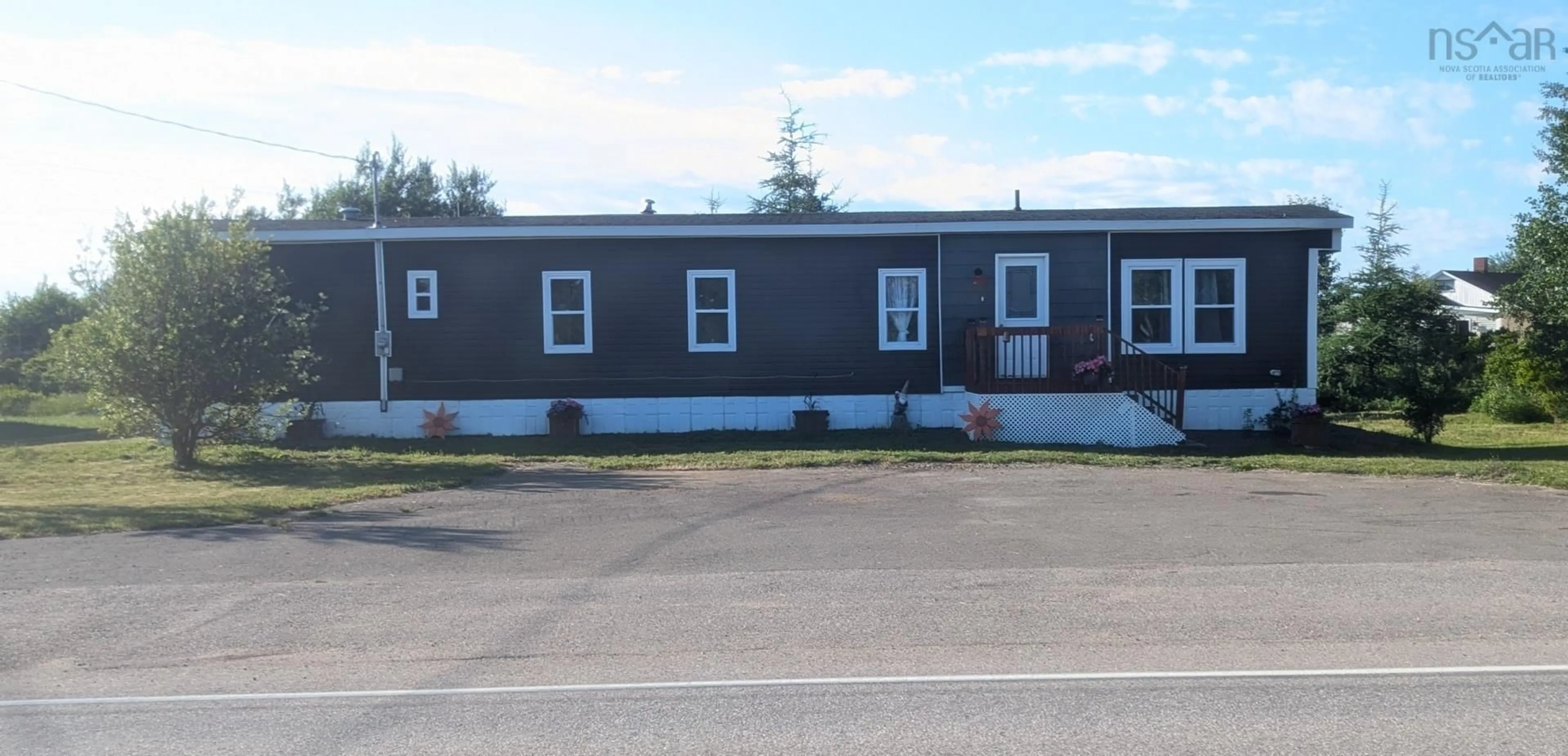 Home with vinyl exterior material, building for 3739 New Wareford Hwy, New Victoria Nova Scotia B1H 5B8
