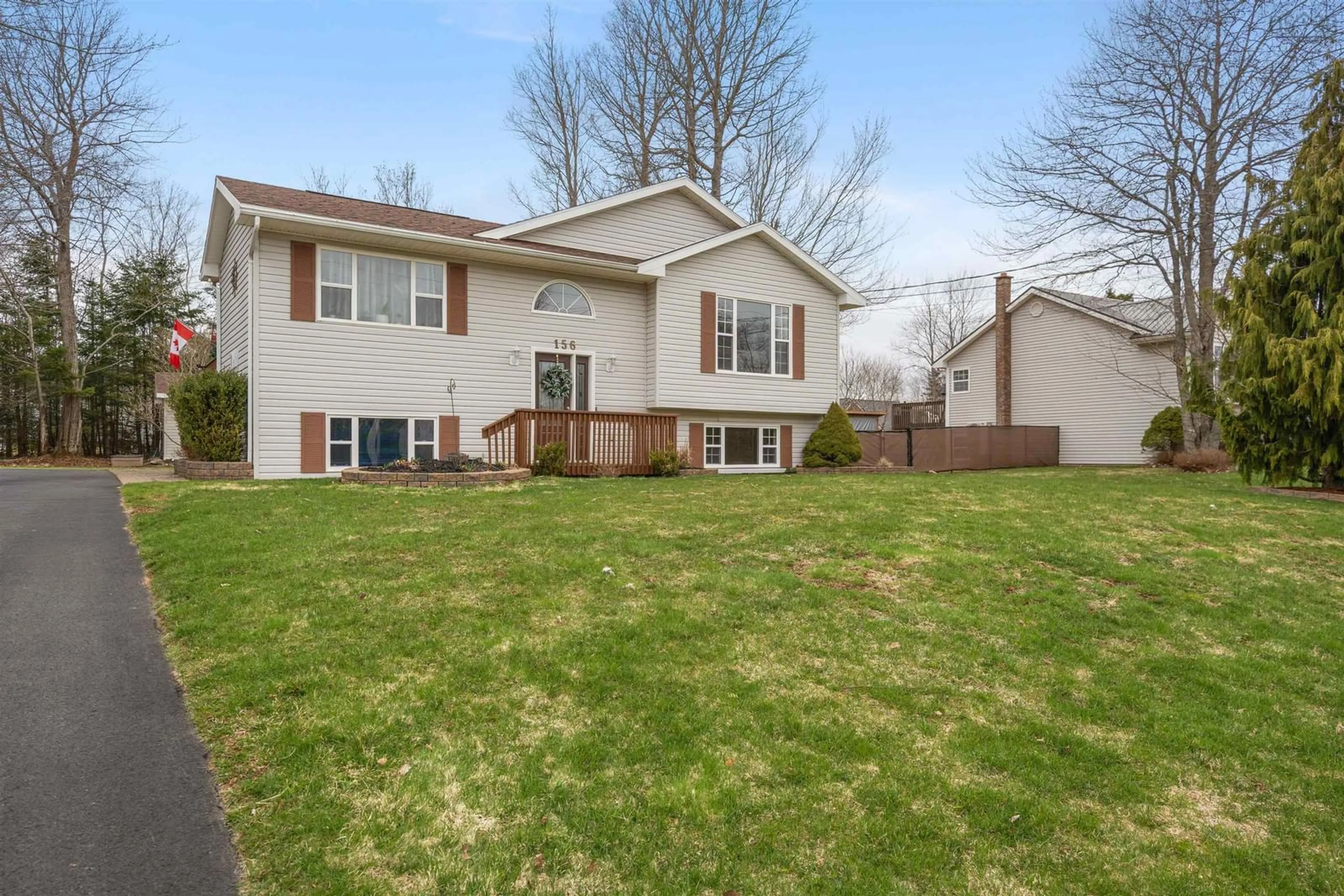 Home with vinyl exterior material, street for 156 Teviot Pl, Valley Nova Scotia B6L 4K7