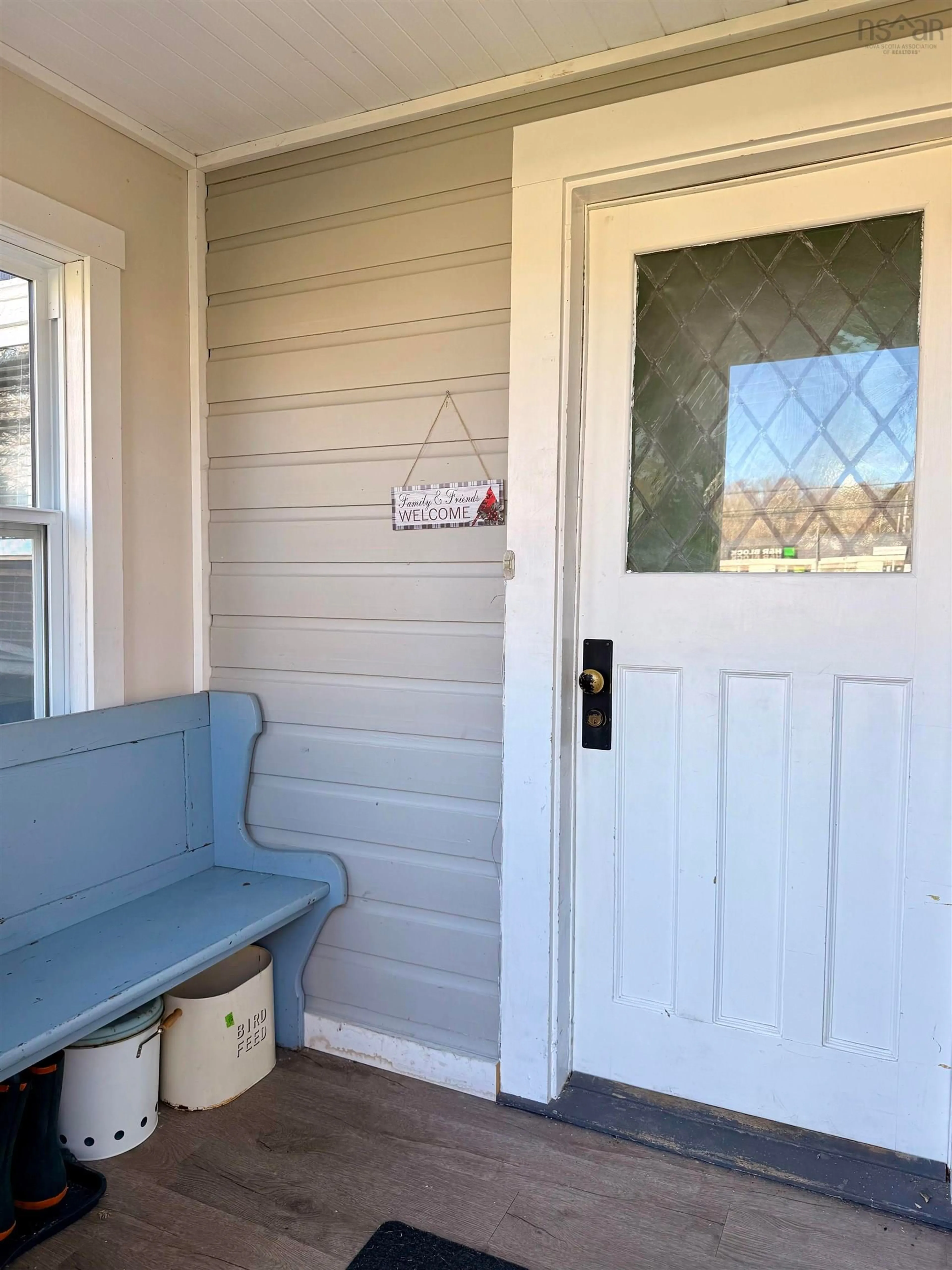 Indoor entryway for 225 Water Street, Shelburne Nova Scotia B0T 1W0