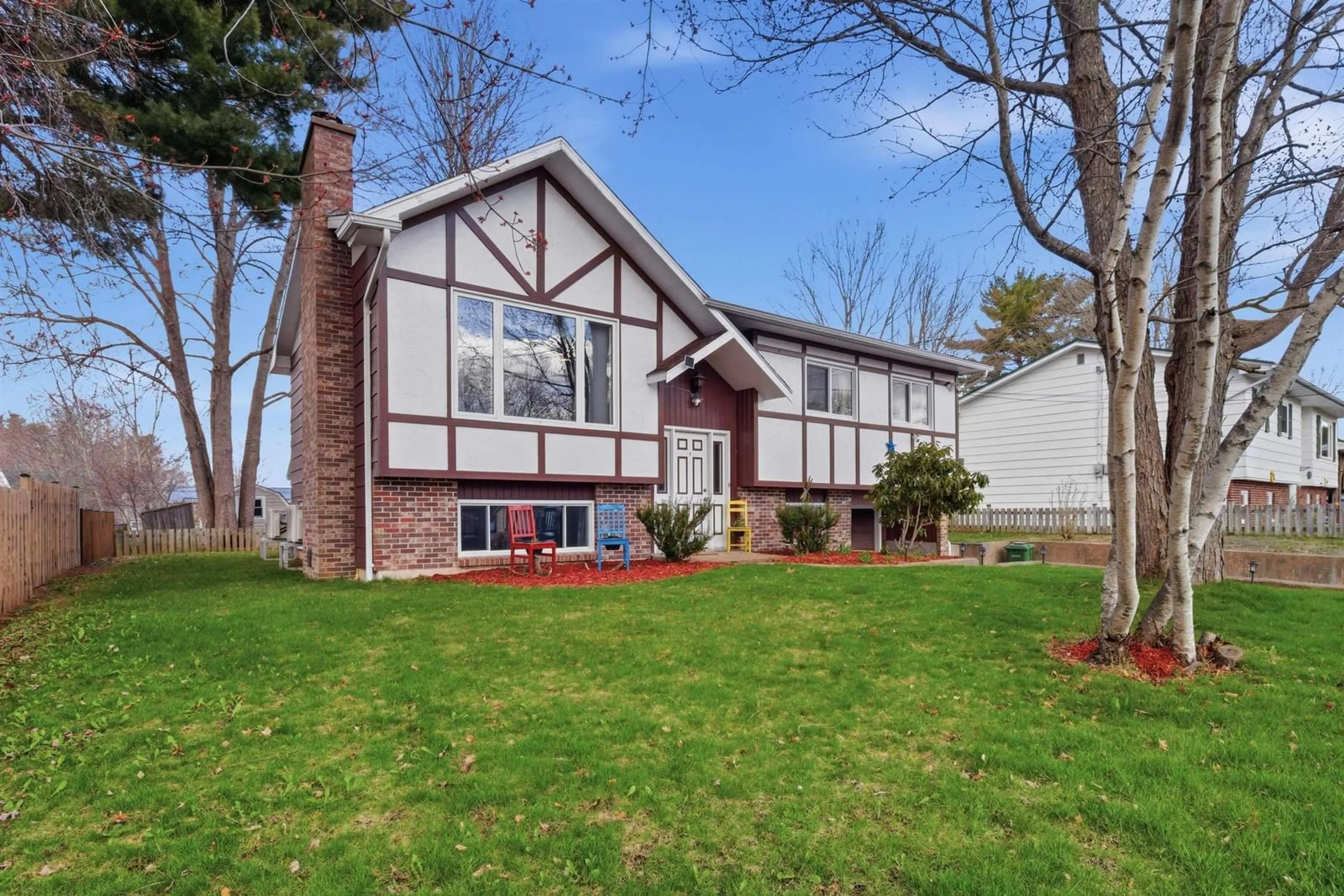 Home with vinyl exterior material, unknown for 827 Otter Dr, Greenwood Nova Scotia B0P 1N0