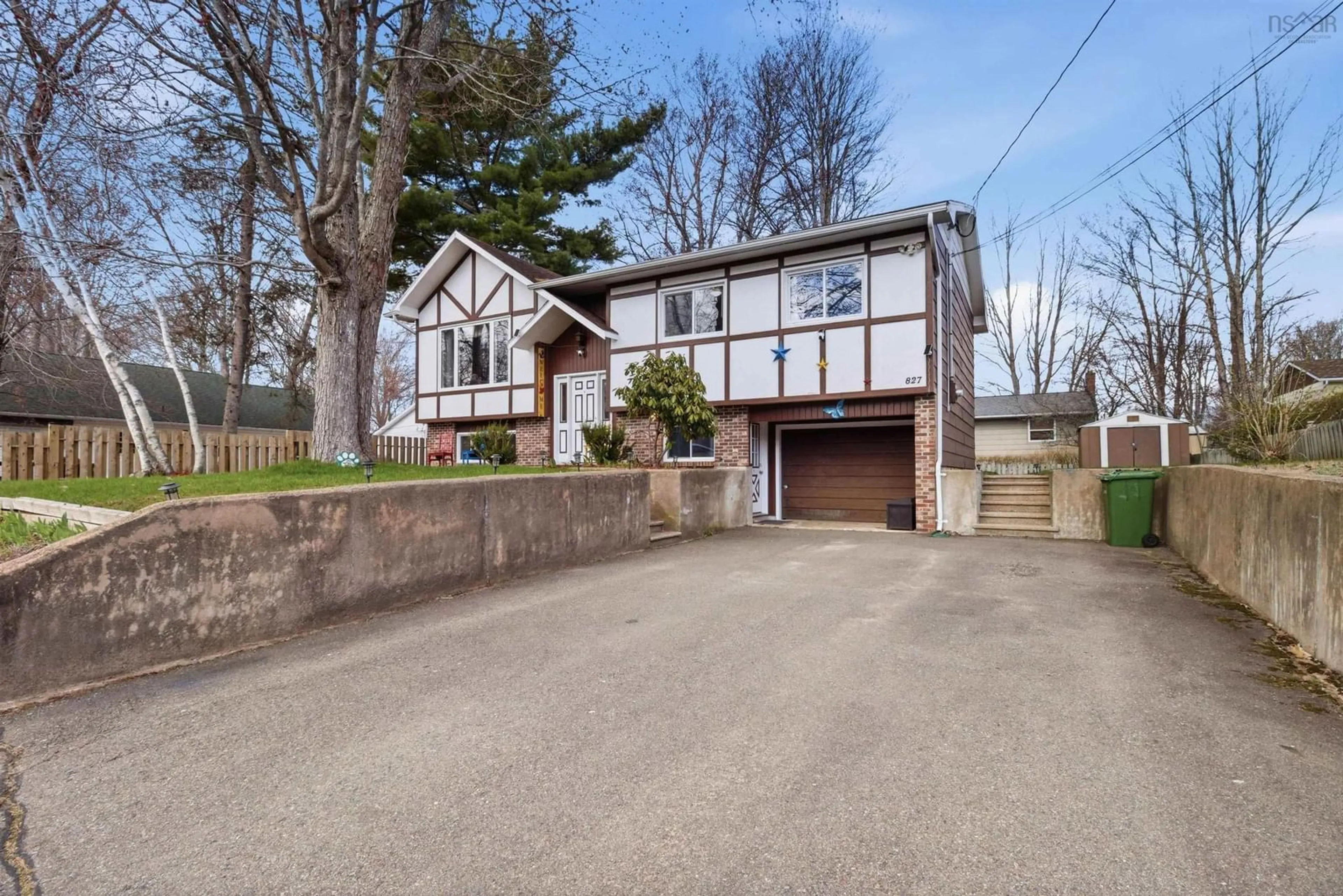 A pic from outside/outdoor area/front of a property/back of a property/a pic from drone, street for 827 Otter Dr, Greenwood Nova Scotia B0P 1N0