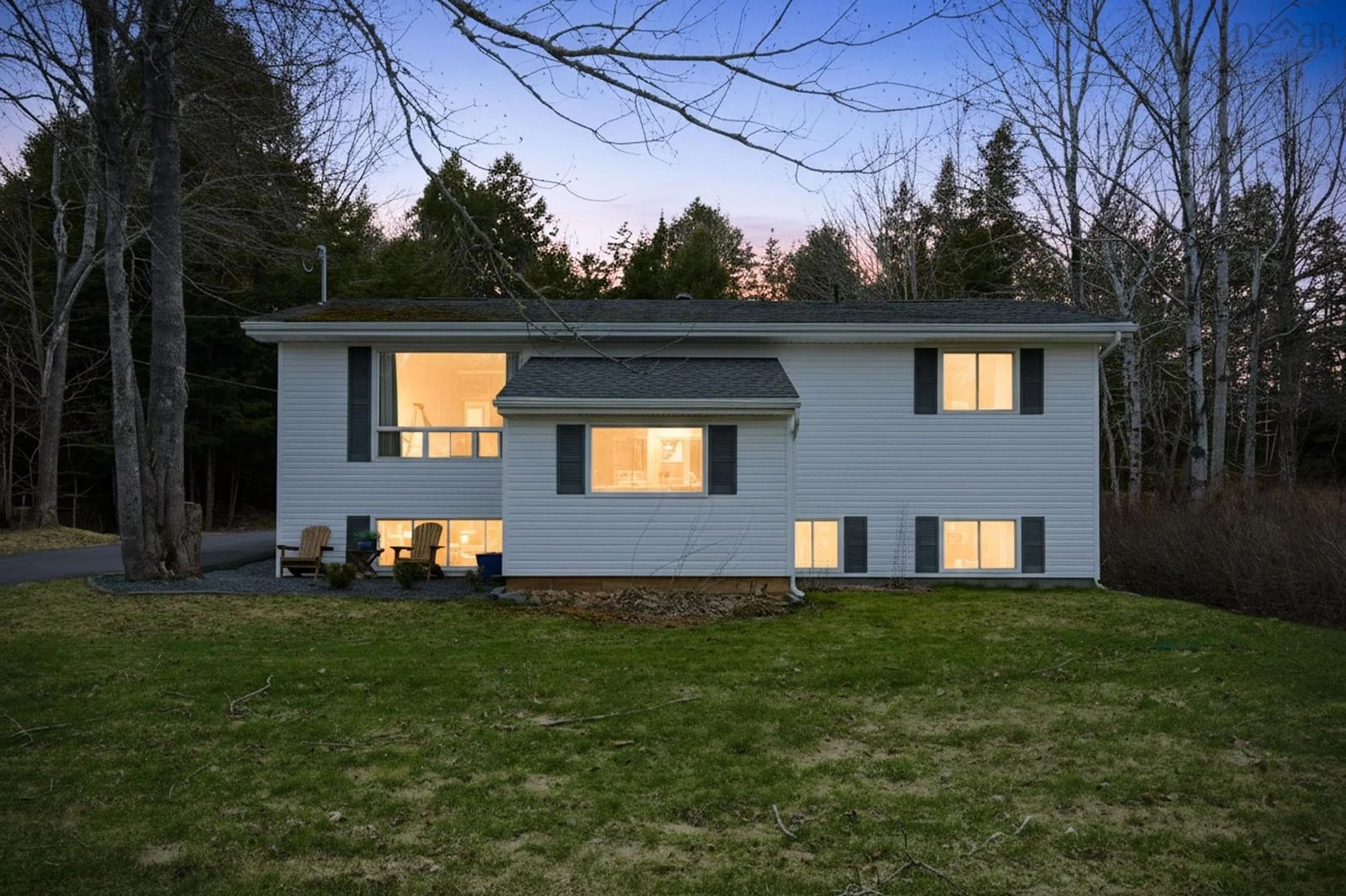 Home with vinyl exterior material, unknown for 114 Charleswood Dr, Windsor Junction Nova Scotia B2T 1G3