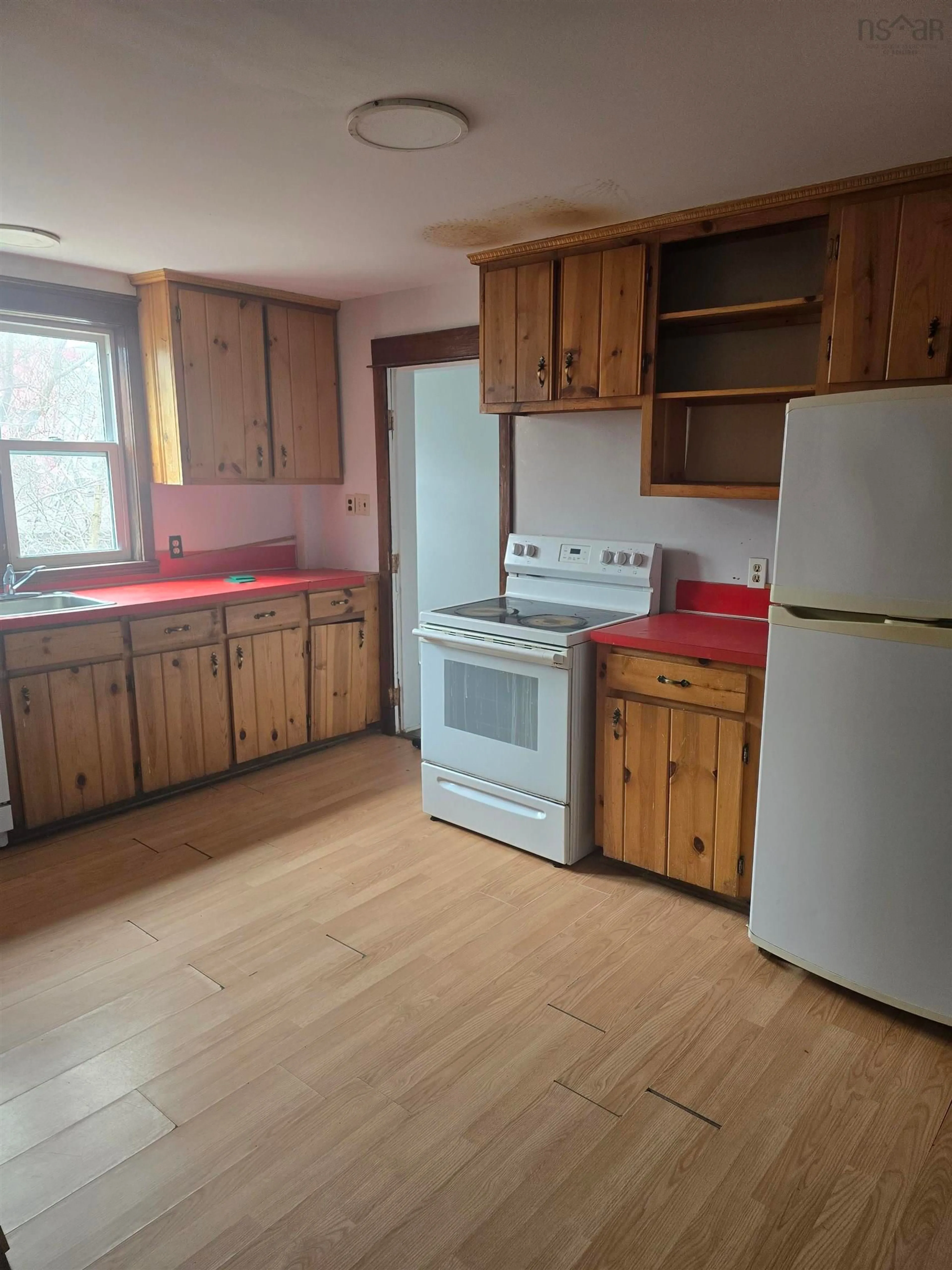 Standard kitchen, wood/laminate floor for 111 Tacoma Dr, Dartmouth Nova Scotia B2W 3E8