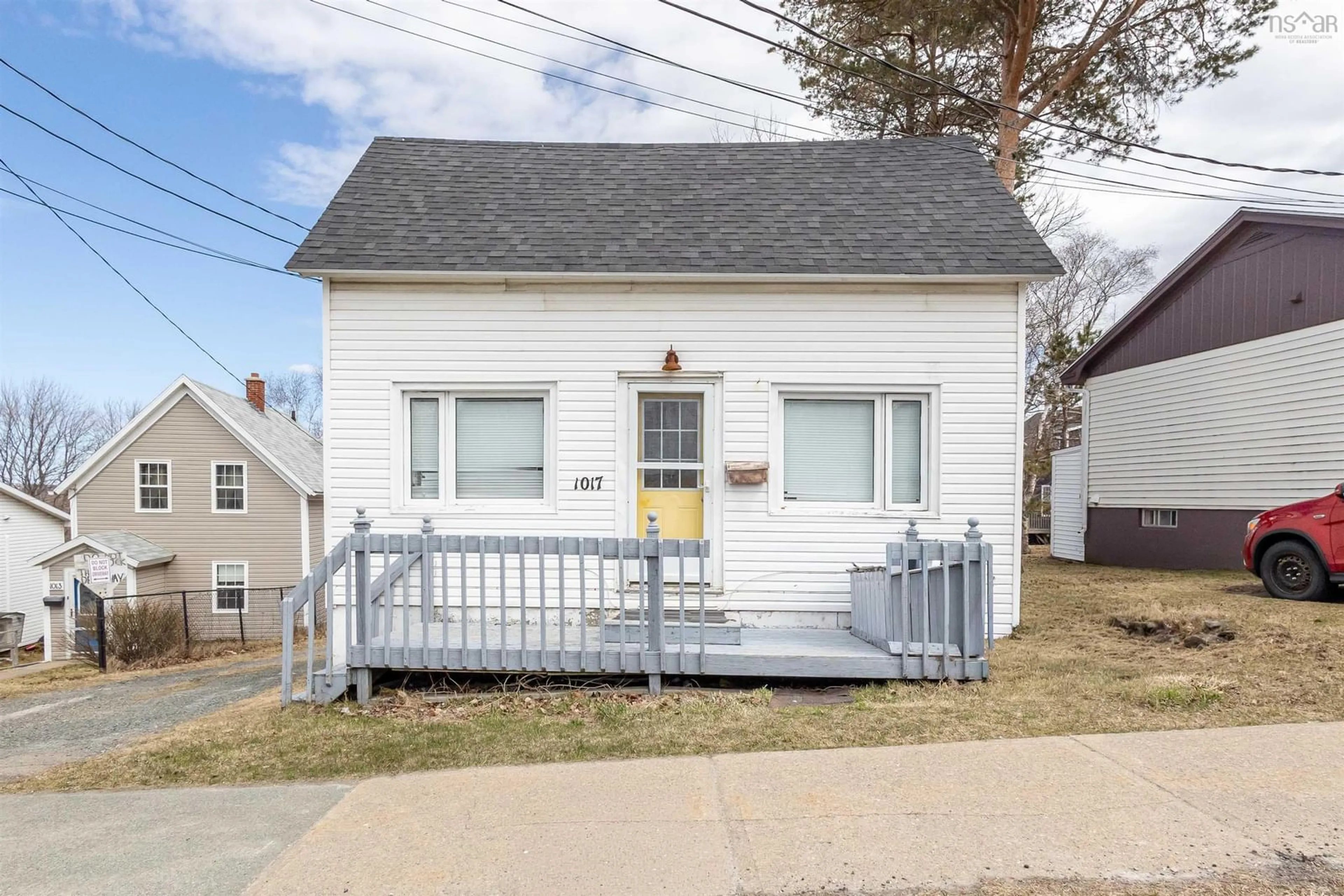 Unknown for 1017 George St, Sydney Nova Scotia B1P 1M5