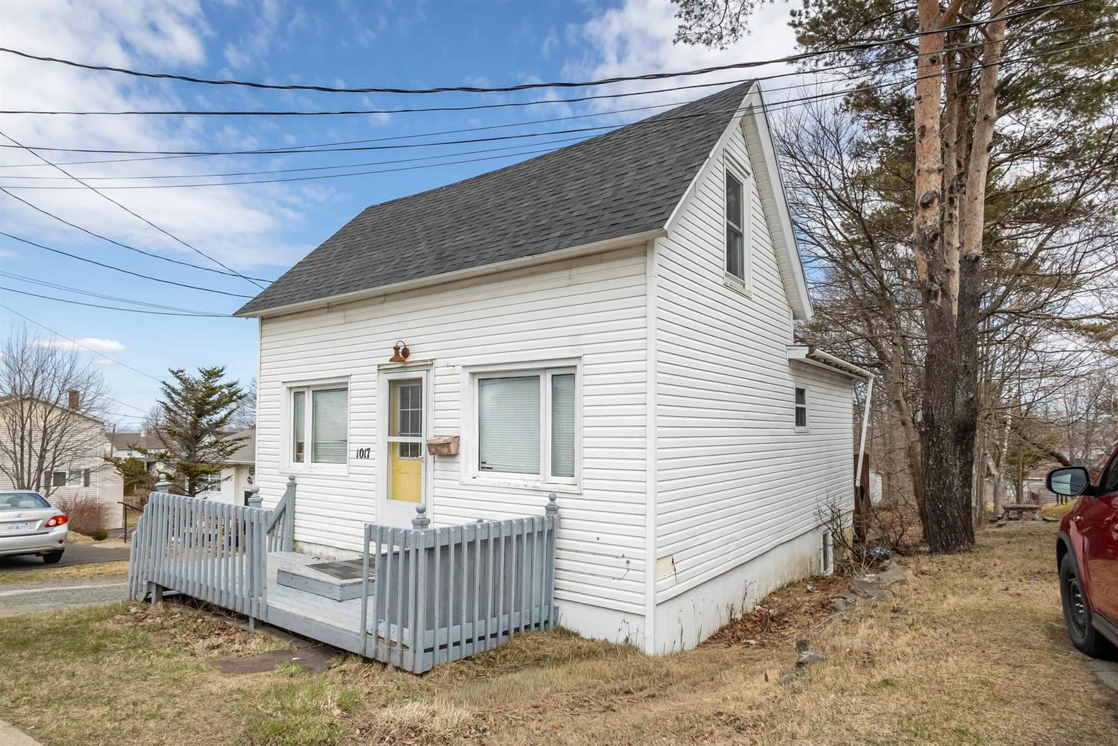 Unknown for 1017 George St, Sydney Nova Scotia B1P 1M5