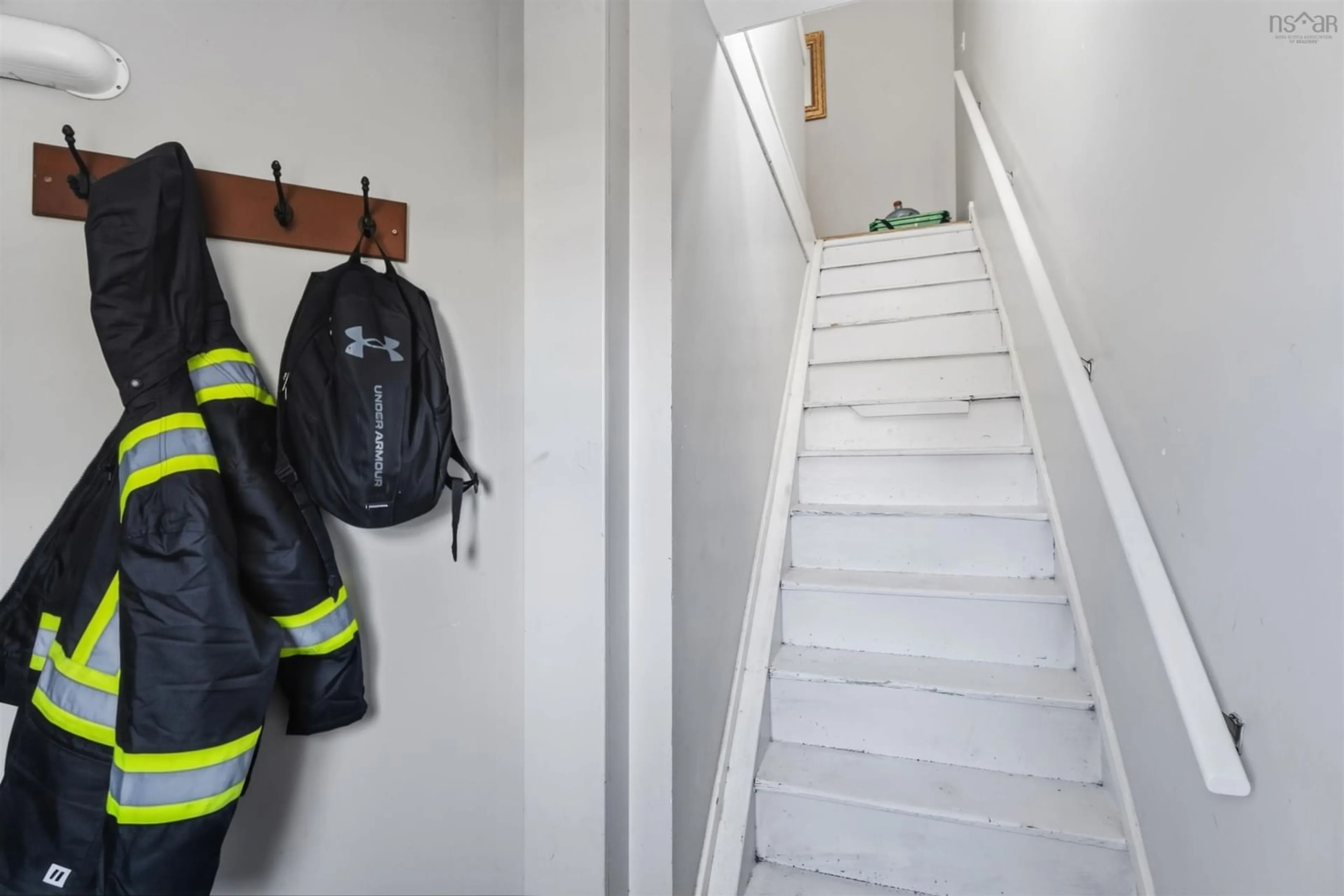 Indoor entryway for 600 Main St, Lawrencetown Nova Scotia B0S 1M0