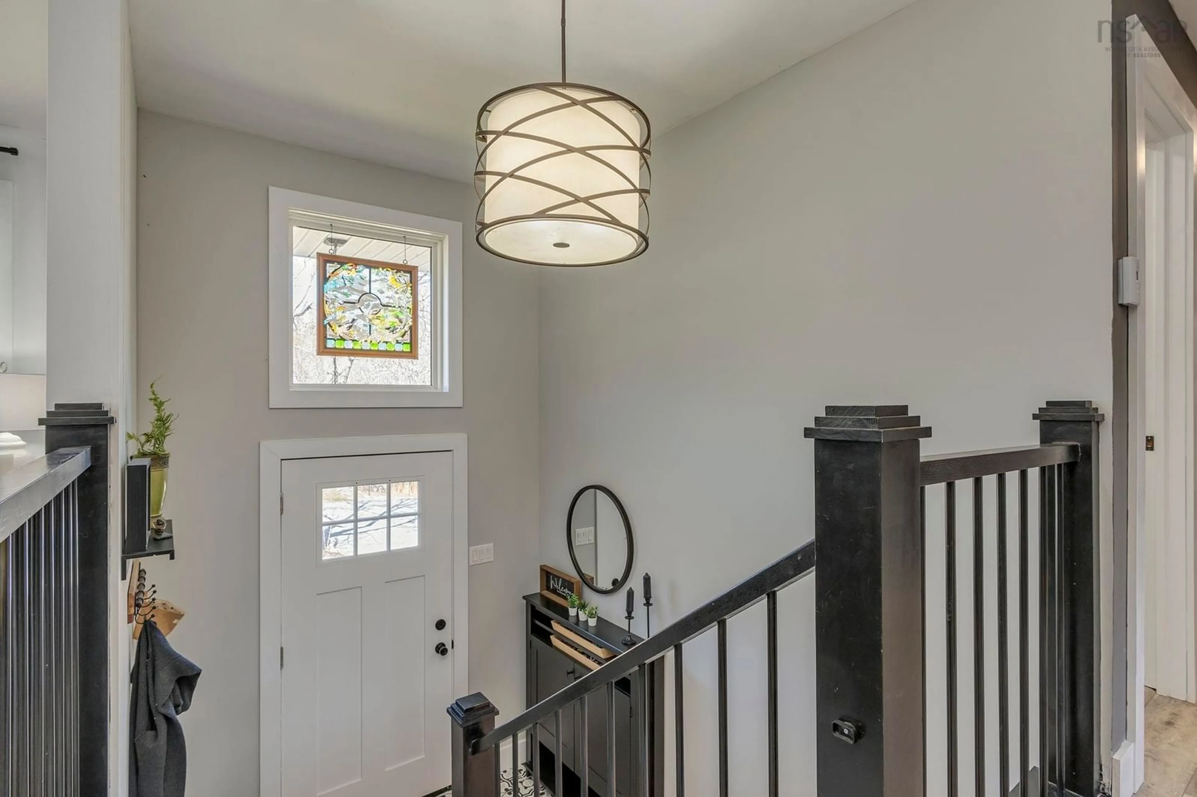 Indoor entryway for 13 Logan Dr, Lantz Nova Scotia B2S 1N2