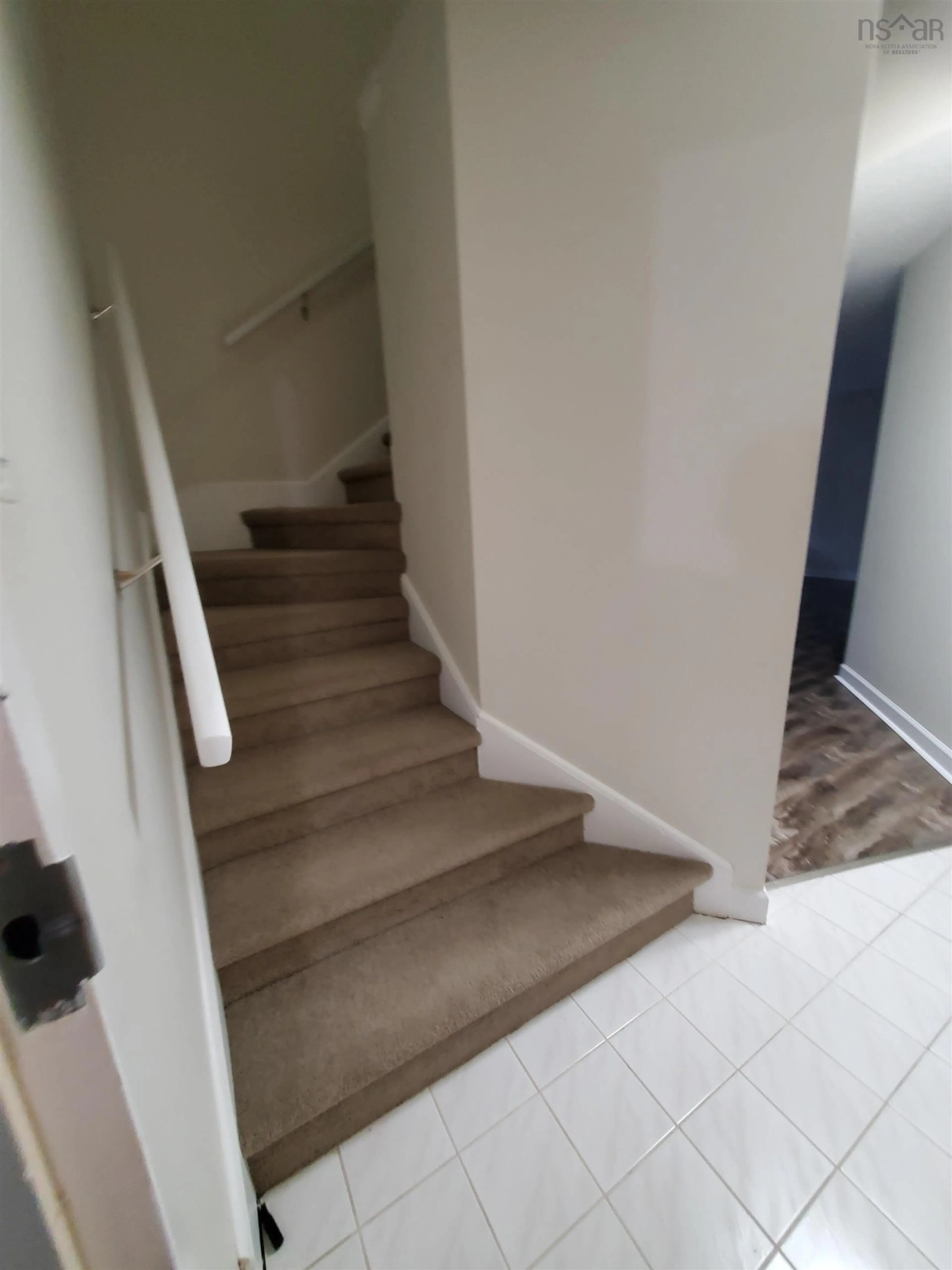 Stairs for 158 Farnham Gate Rd #206, Halifax Nova Scotia B3M 3V8