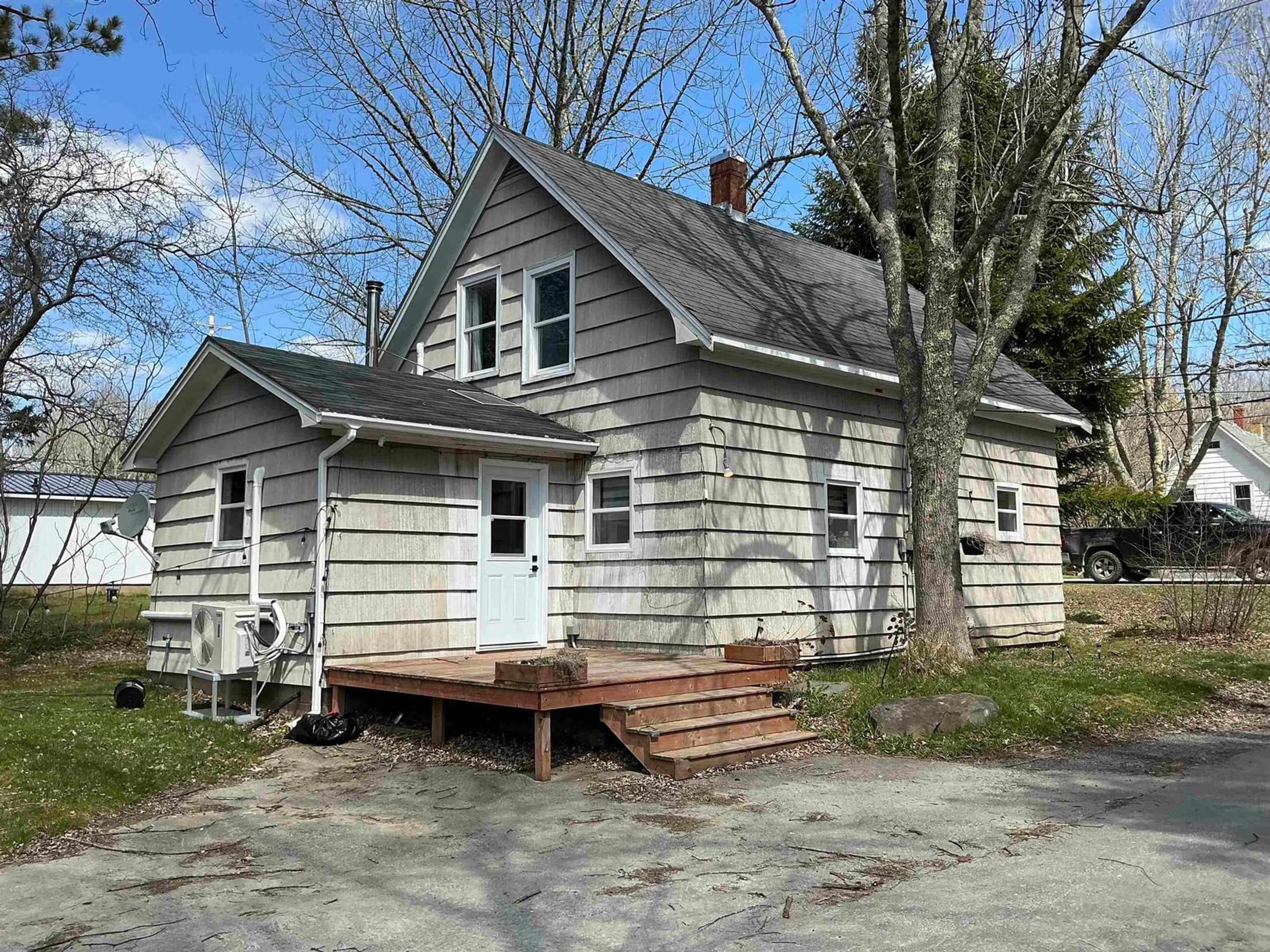 Unknown for 492 Highway 8, Milton Nova Scotia B0T 1P0