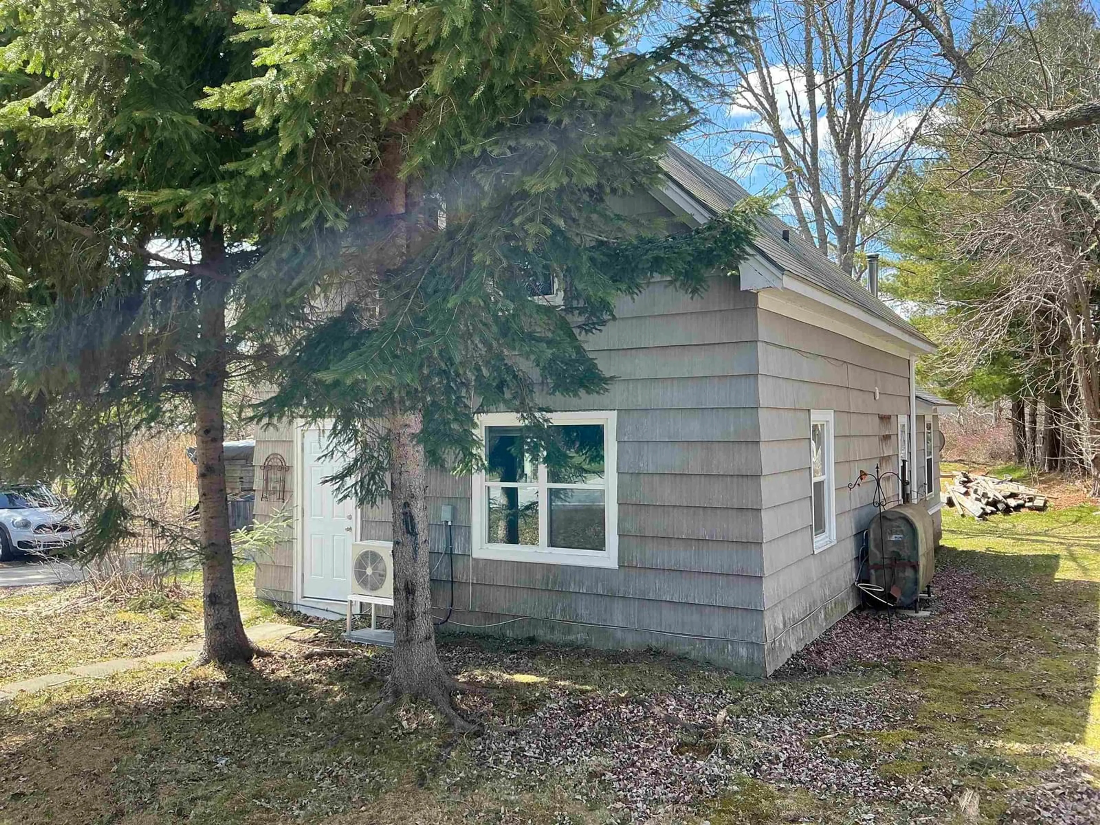 Shed for 492 Highway 8, Milton Nova Scotia B0T 1P0