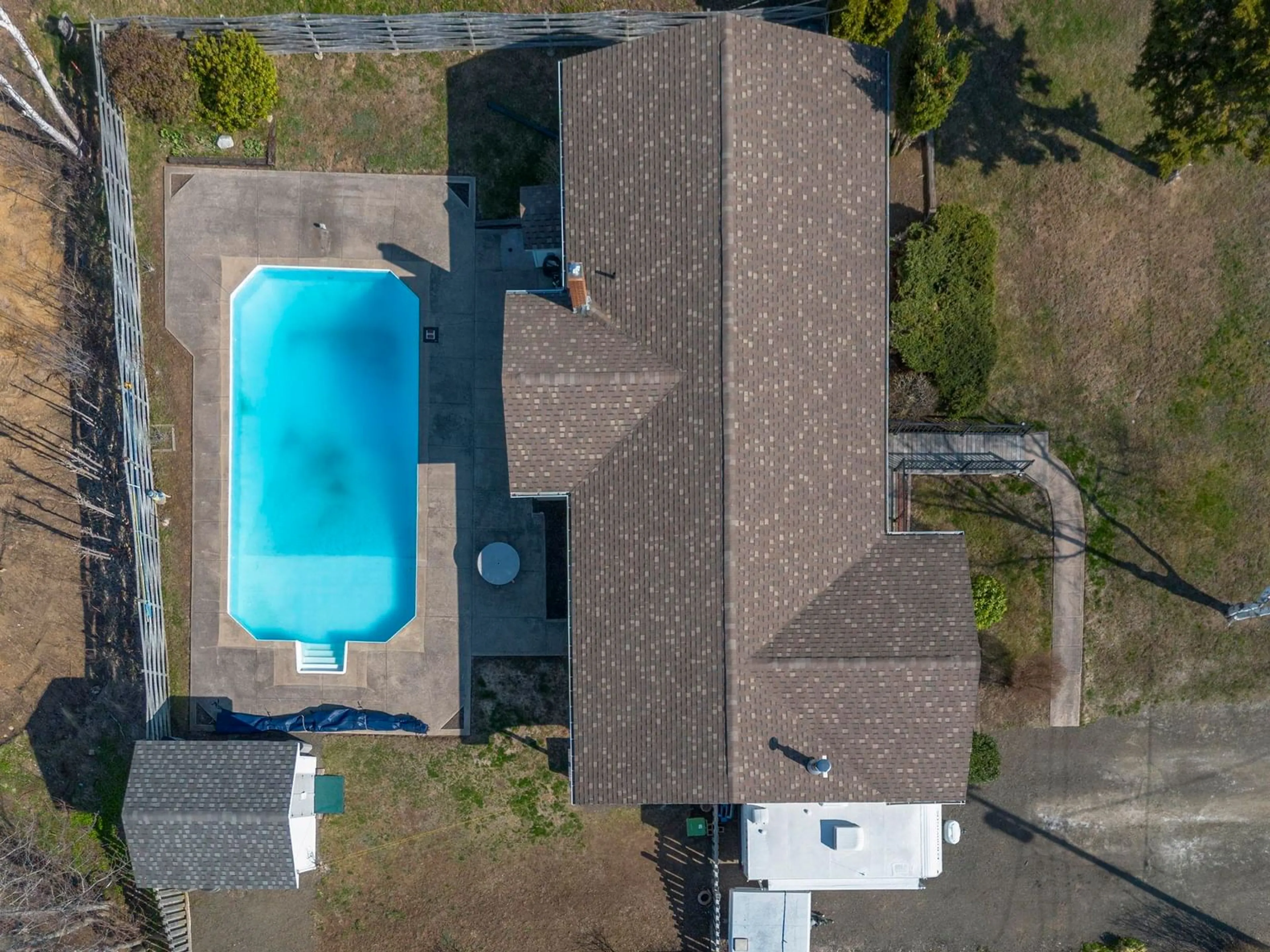 A pic from outside/outdoor area/front of a property/back of a property/a pic from drone, street for 29 Queen St, Digby Nova Scotia B0V 1A0