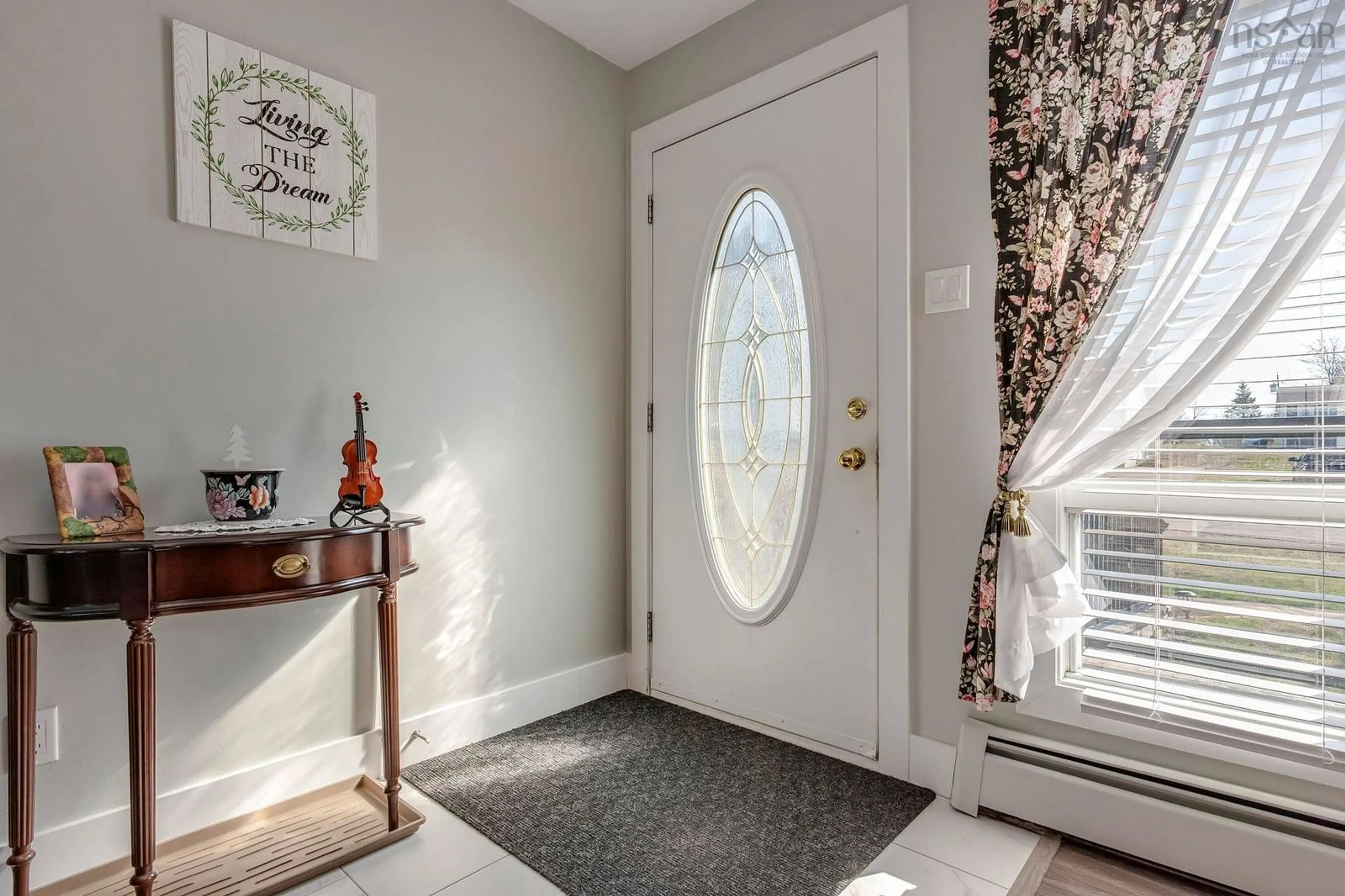 Indoor entryway for 29 Queen St, Digby Nova Scotia B0V 1A0