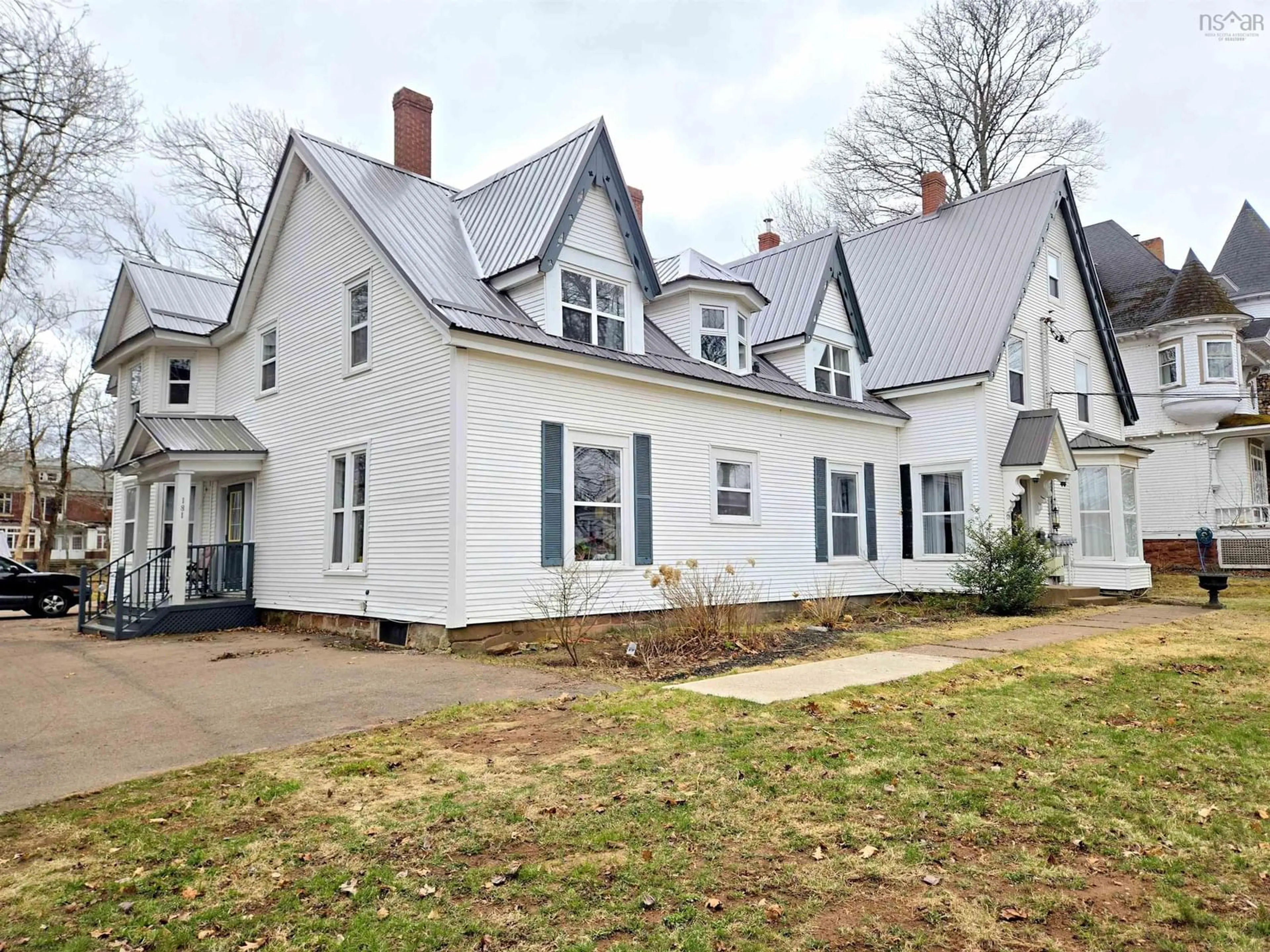 A pic from outside/outdoor area/front of a property/back of a property/a pic from drone, street for 179-181 East Victoria St, East Amherst Nova Scotia B4H 1Y7