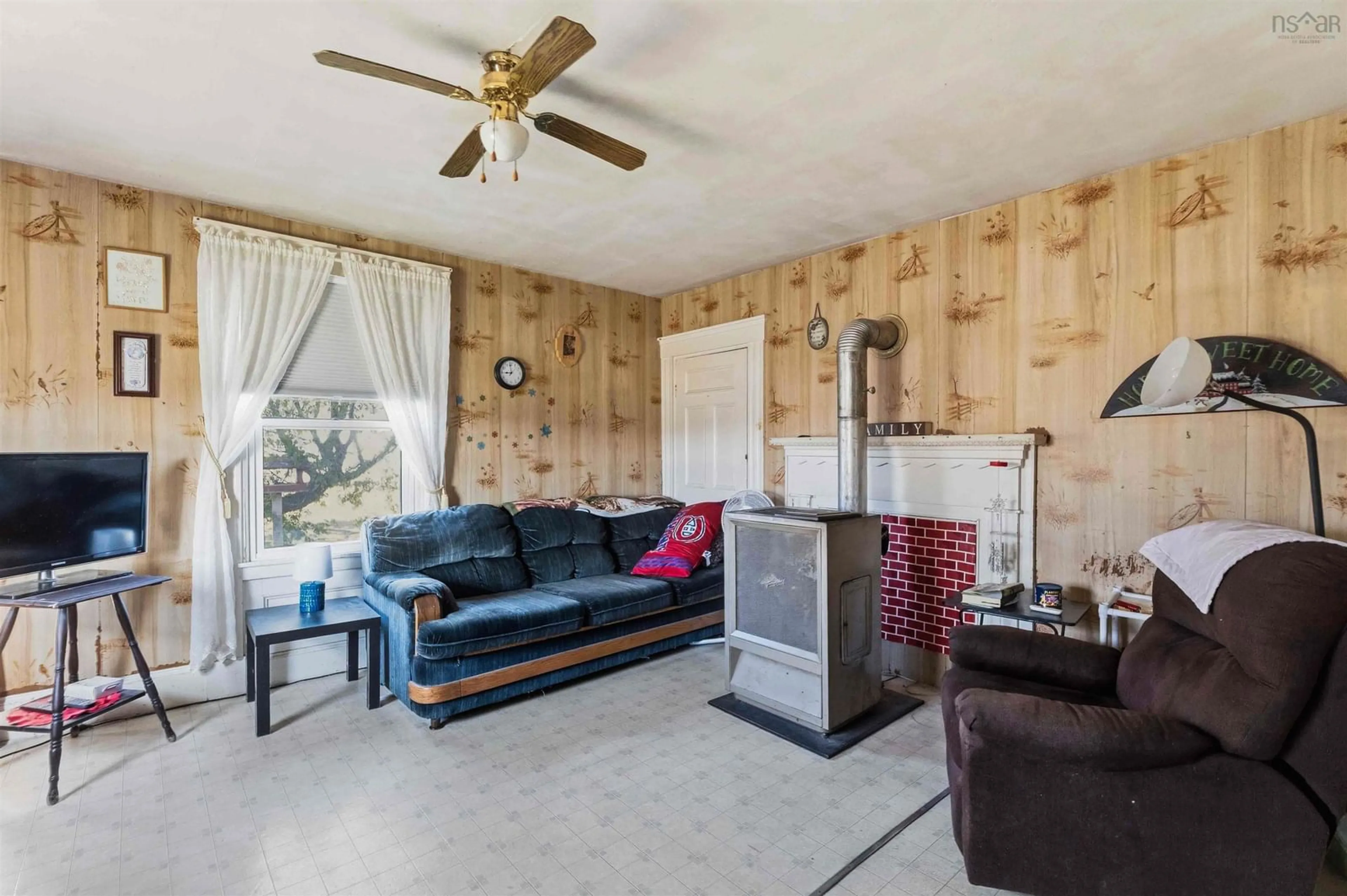 Living room with furniture, unknown for 3041 Highway 1, Aylesford East Nova Scotia B0P 1C0