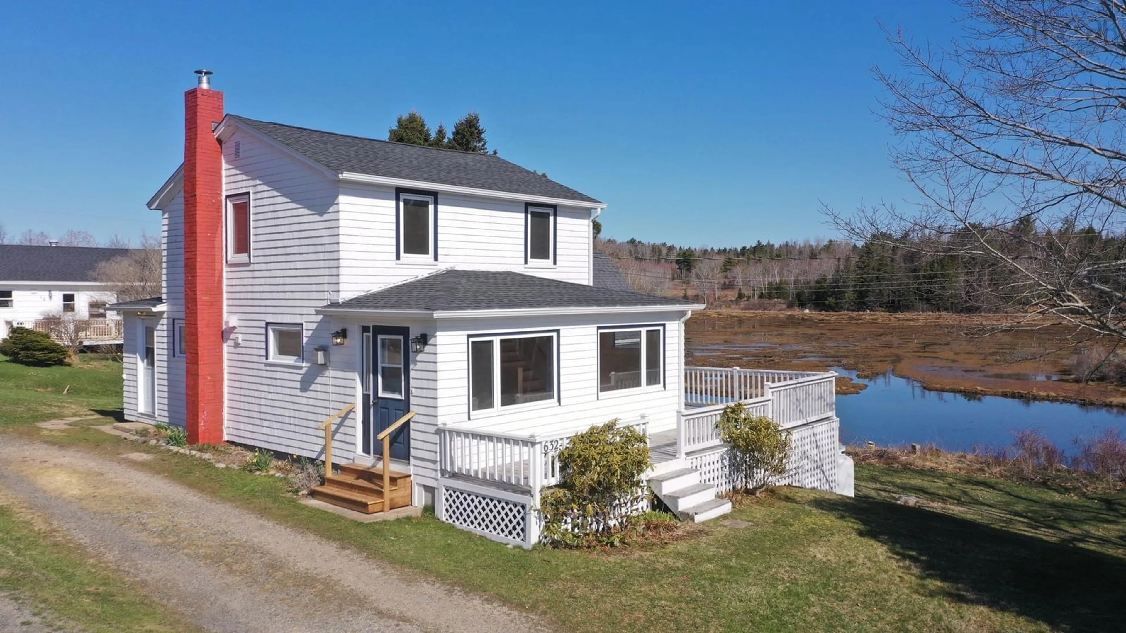 Home with vinyl exterior material, water/lake/river/ocean view for 632 Oakland Rd, Indian Point Nova Scotia B0J 2E0