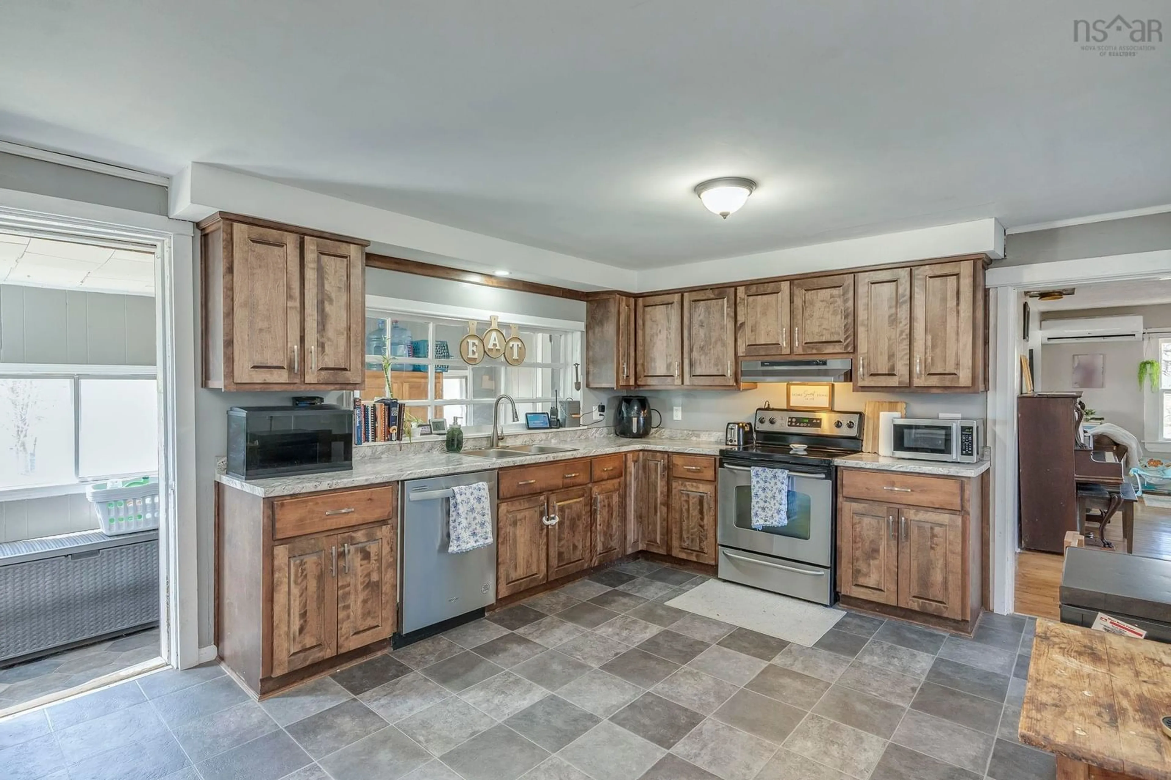 Standard kitchen, ceramic/tile floor for 1278 Crisp Rd, Inglisville Nova Scotia B0S 1M0