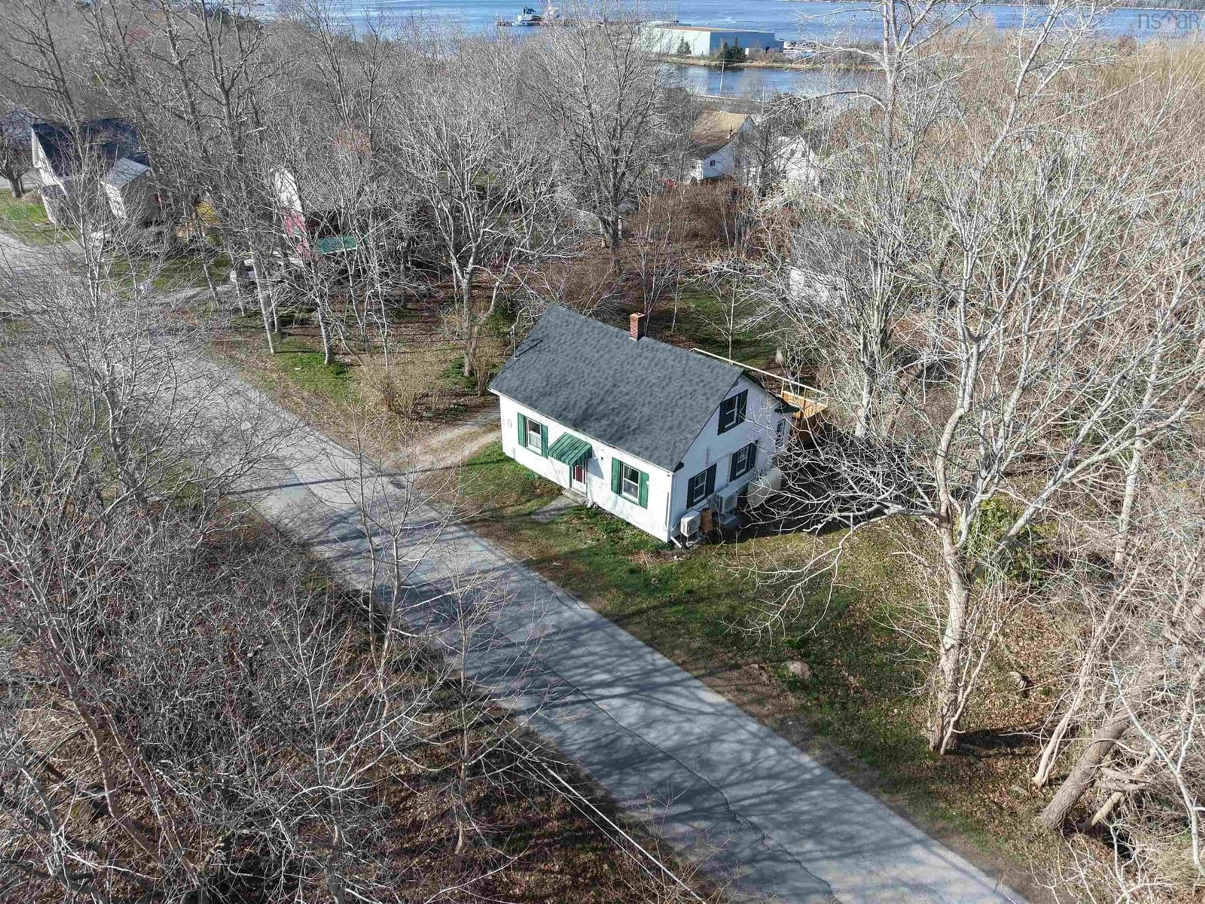 A pic from outside/outdoor area/front of a property/back of a property/a pic from drone, water/lake/river/ocean view for 105 Harriet, Shelburne Nova Scotia B0T 1W0