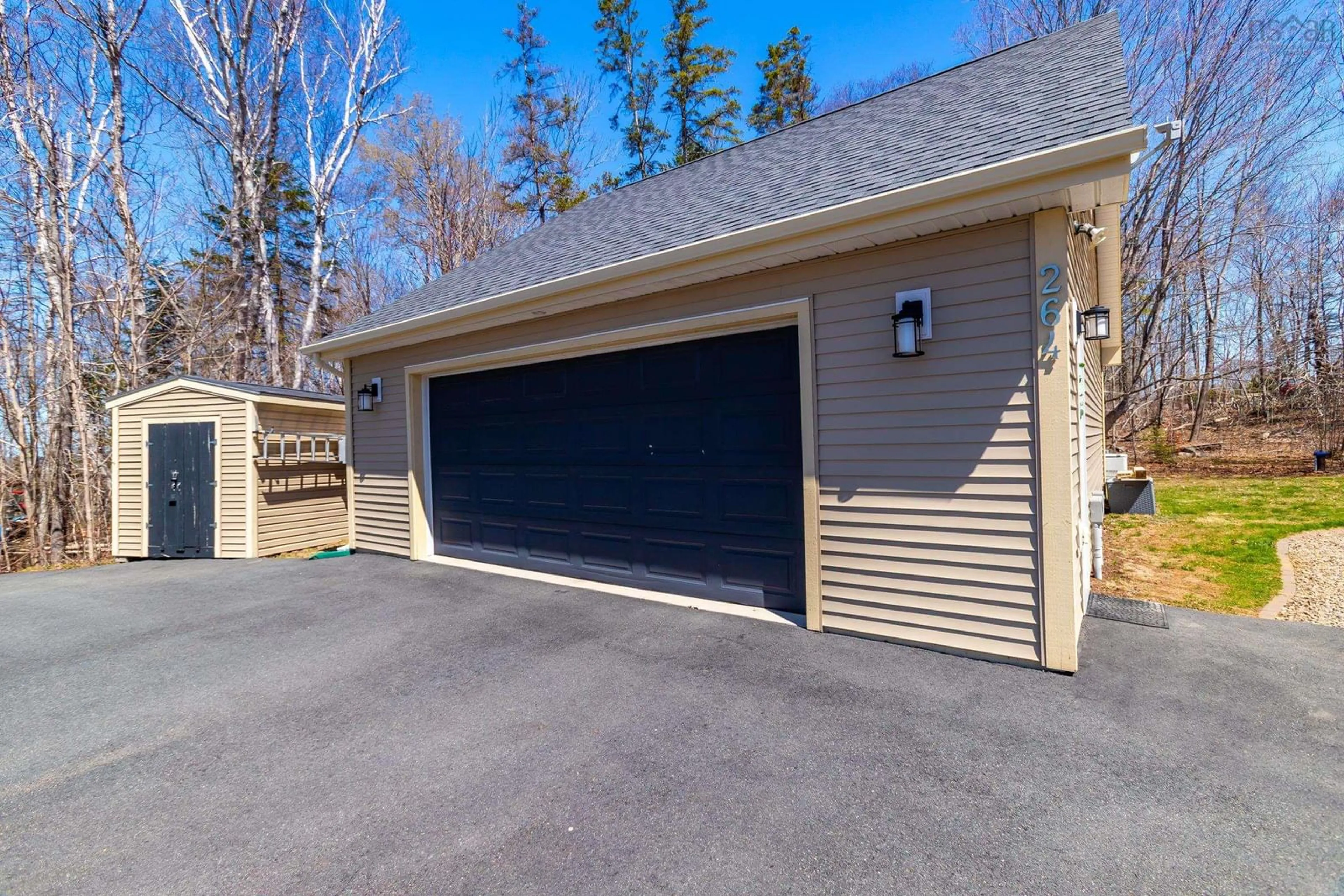 Indoor garage for 264 Tremont Mountain Rd, South Tremont Nova Scotia B0P 1R0
