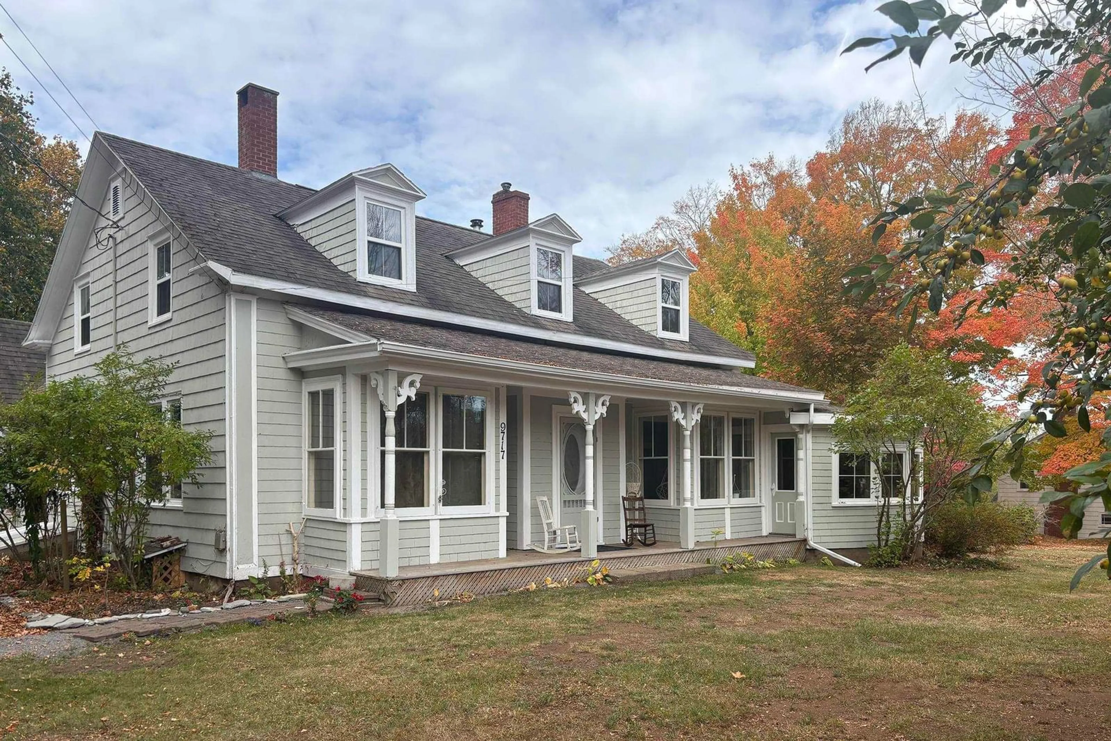 Home with vinyl exterior material, street for 9717 Highway 10, Nictaux Nova Scotia B0S 1P0