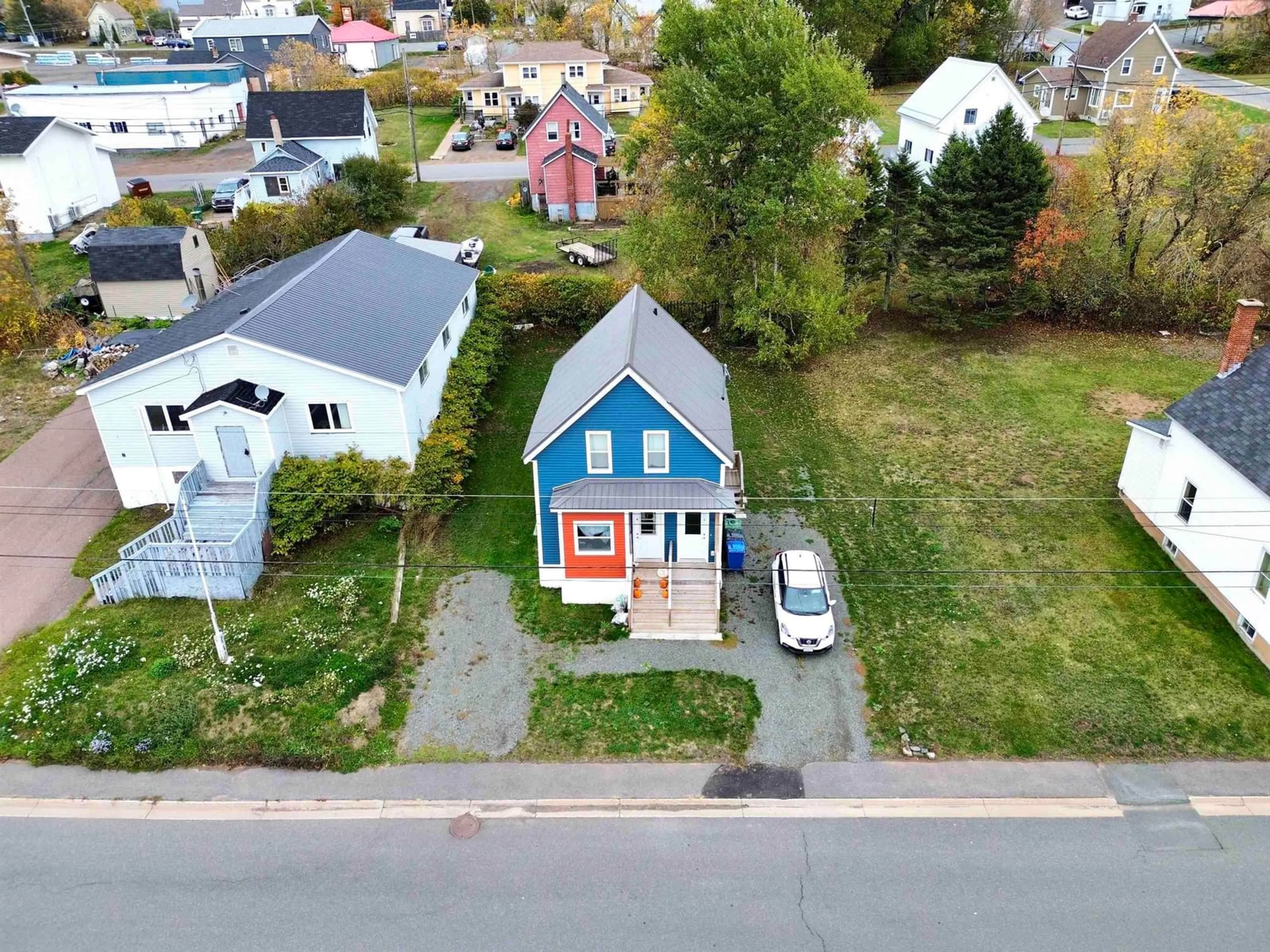 A pic from outside/outdoor area/front of a property/back of a property/a pic from drone, street for 10 Pioneer St, Springhill Nova Scotia B0M 1X0