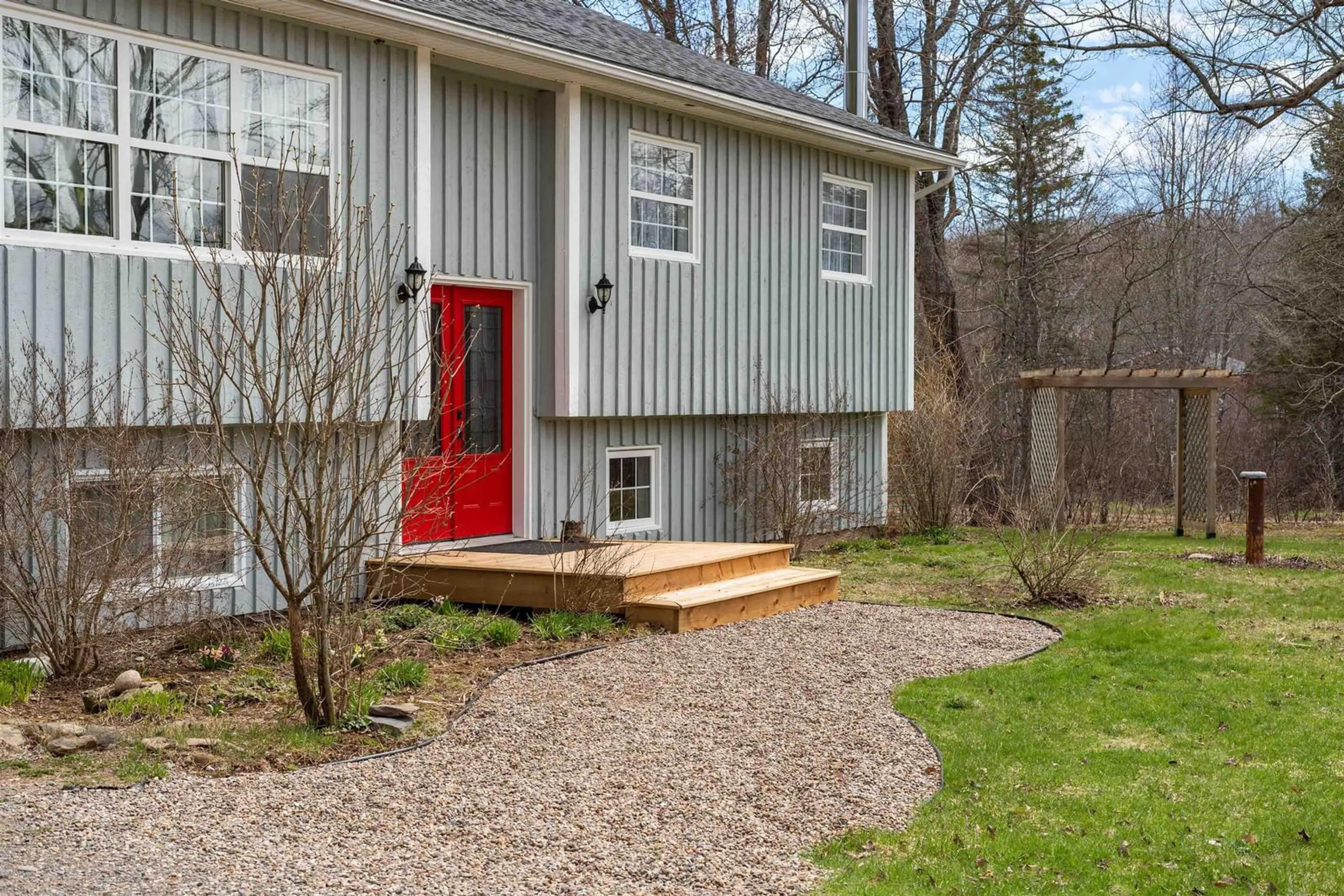 Home with vinyl exterior material, street for 1106 Tetzlaff Rd, Kentville Nova Scotia B4N 4K1