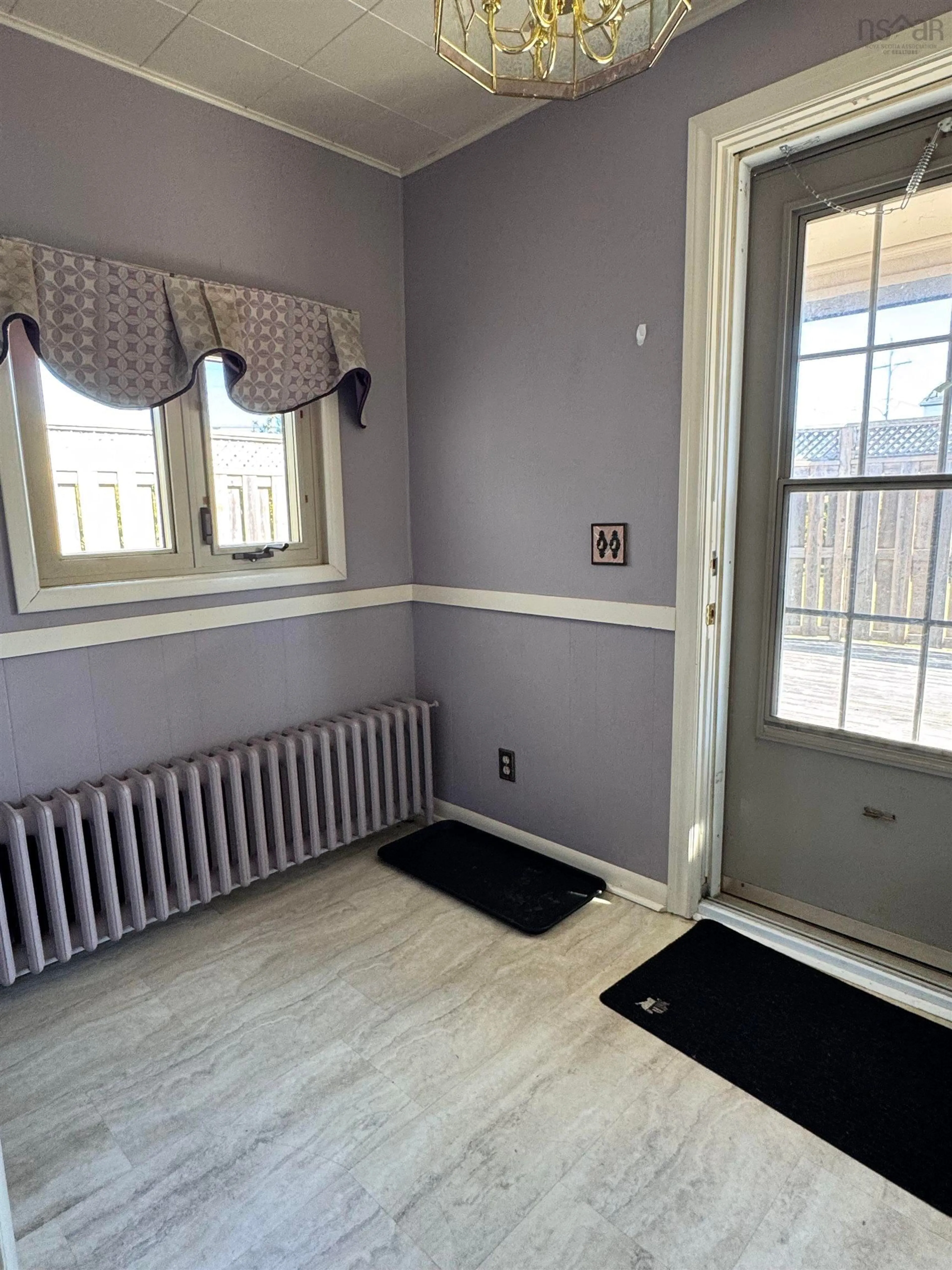 Indoor entryway for 325 Reserve St, Glace Bay Nova Scotia B1A 4W8