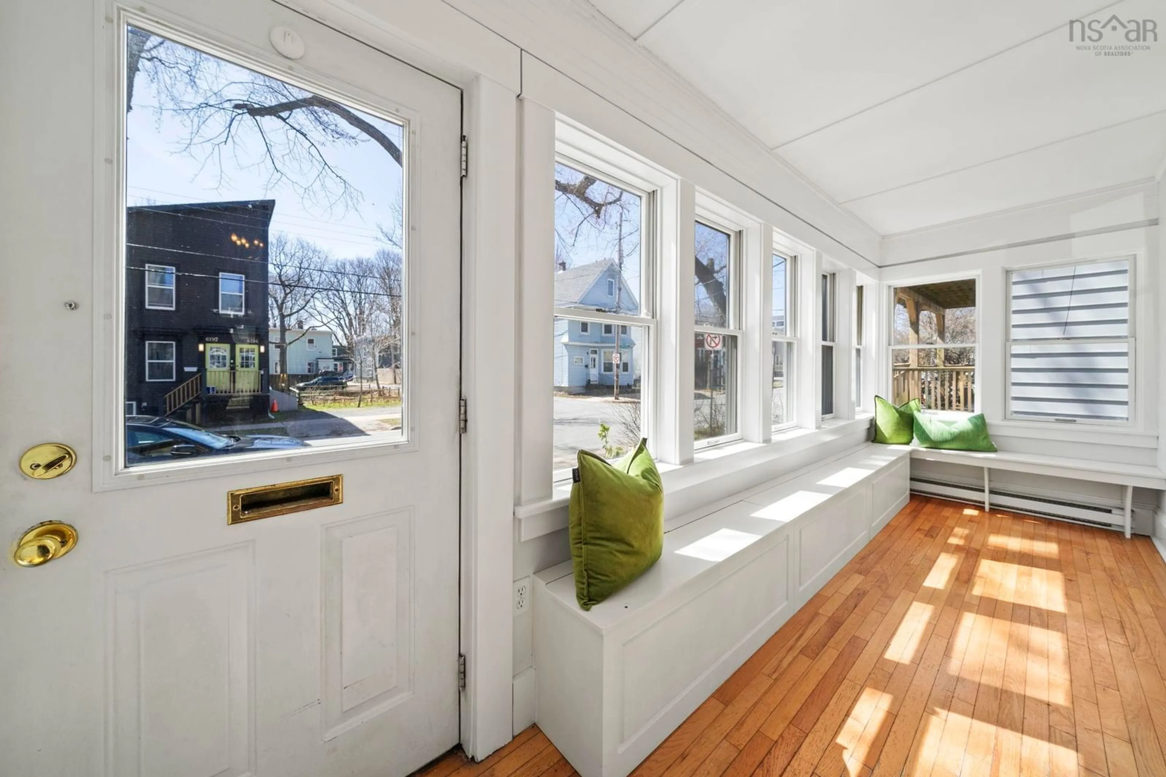 Indoor entryway for 6191 Duncan St, Halifax Nova Scotia B3L 1K1