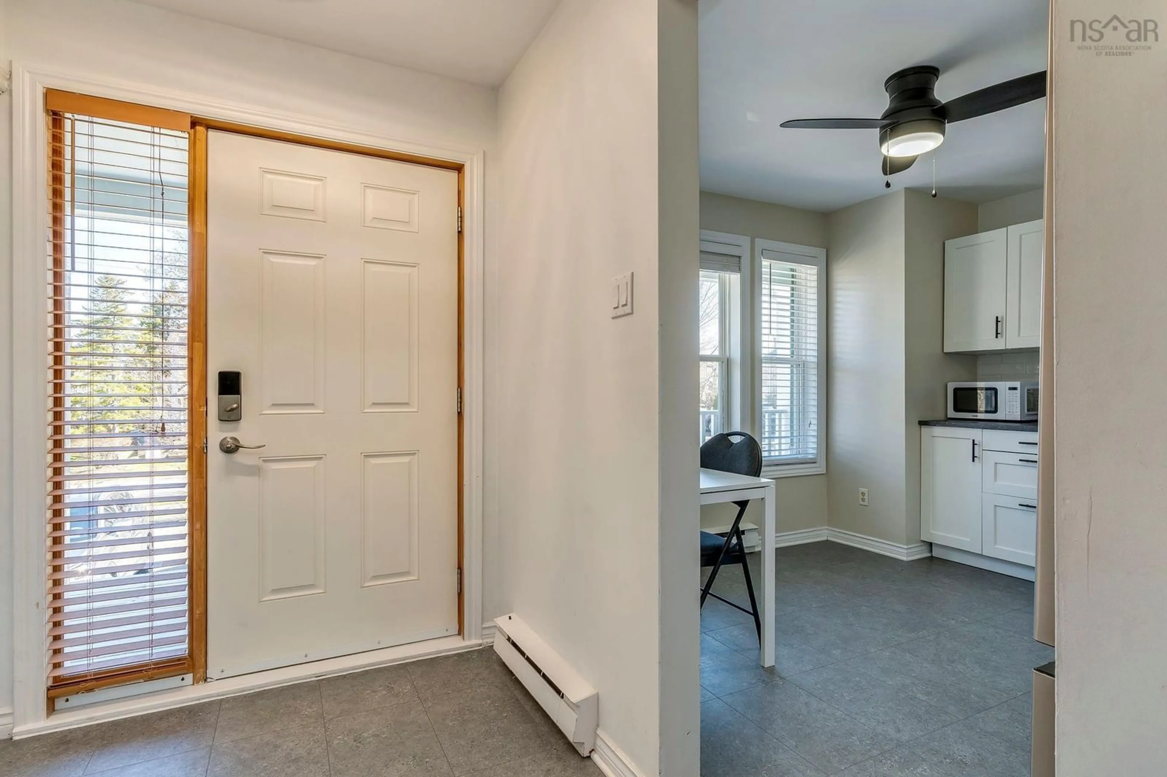 Indoor entryway for 36 Remington Crt, Halifax Nova Scotia B3M 4G9