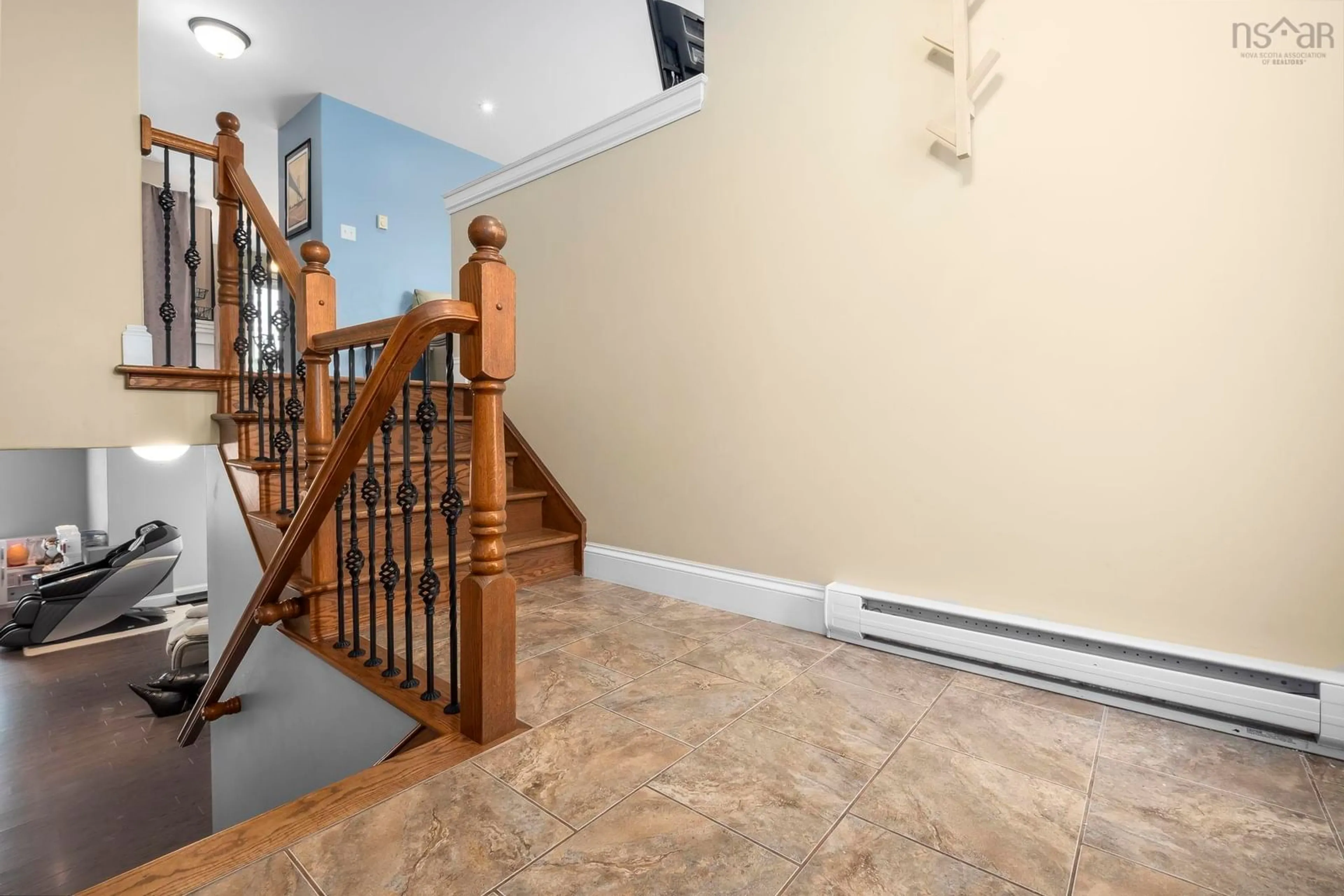 Indoor foyer for 122 Ridding Rd, Eastern Passage Nova Scotia B3G 0E2