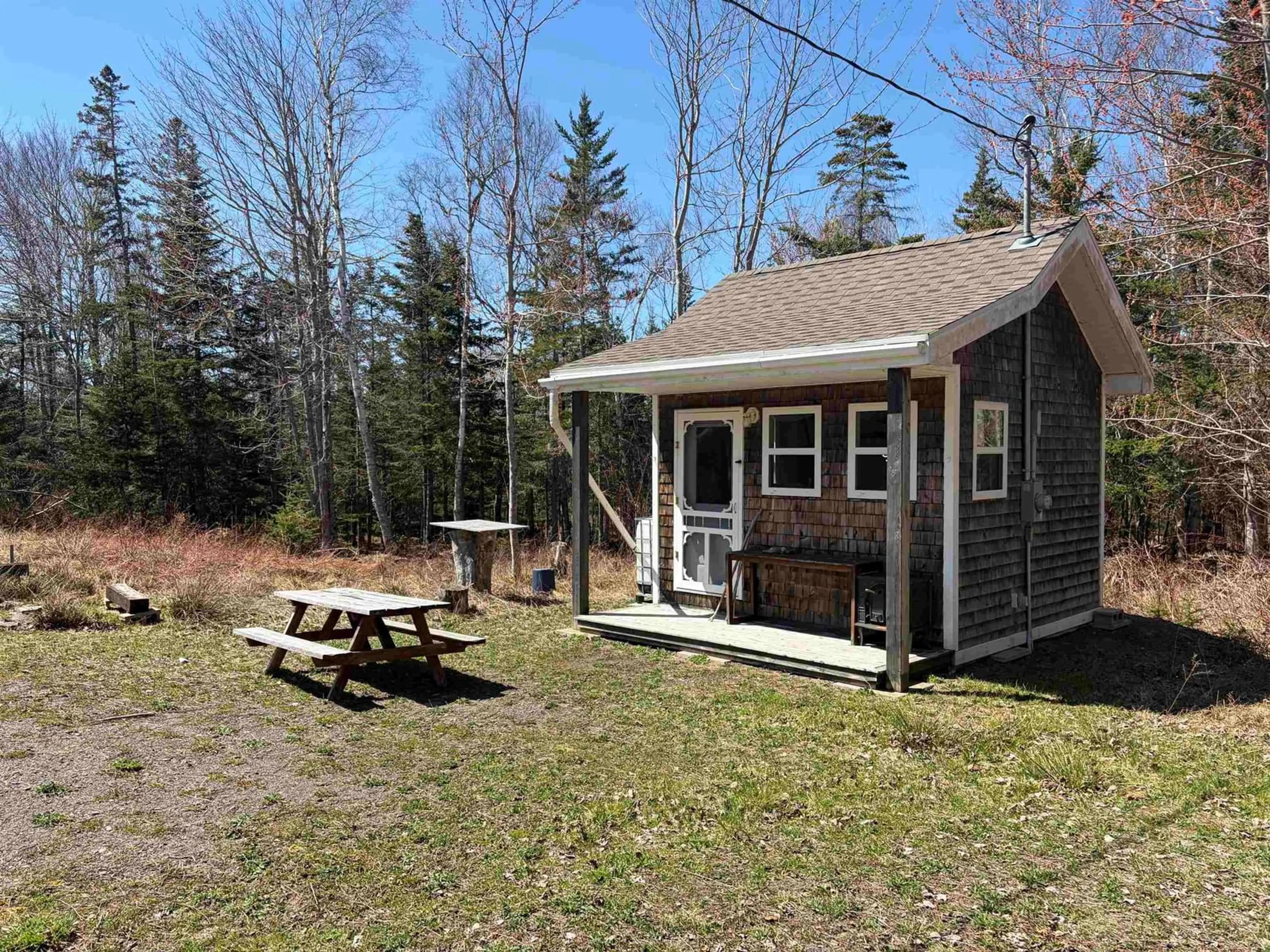Shed for 1925 Highway 215, Tennecape Nova Scotia B0N 2R0