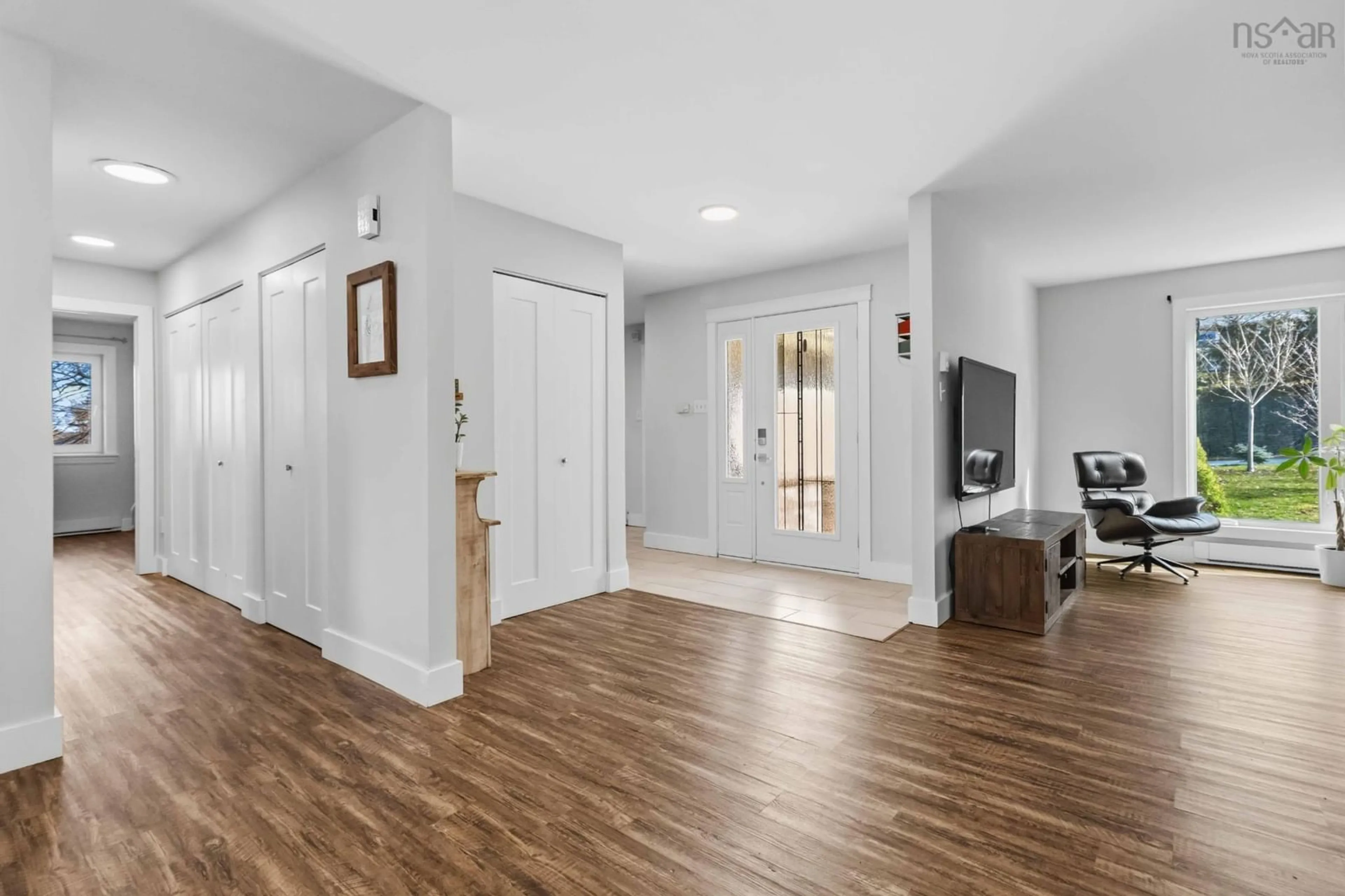 Indoor entryway for 7A Short St, Dartmouth Nova Scotia B2X 2P1