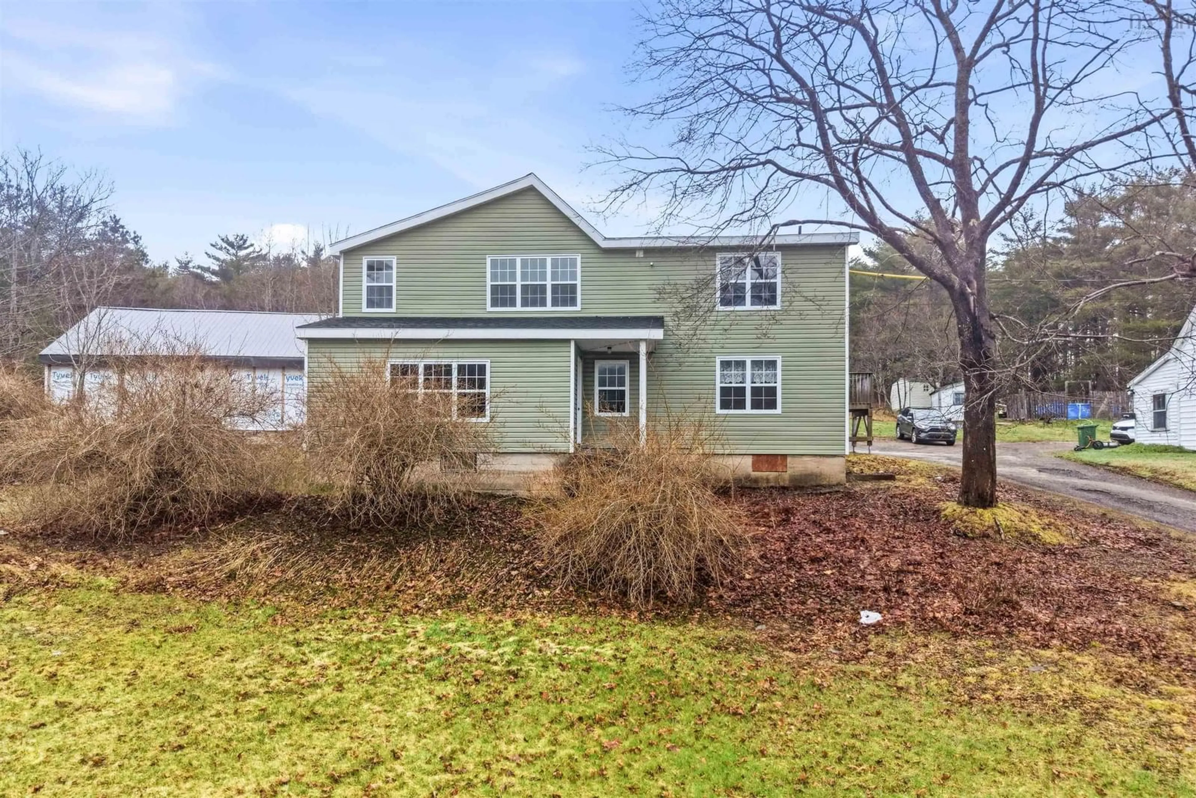 Home with vinyl exterior material, street for 1163 King St, Bridgewater Nova Scotia B4V 1C3