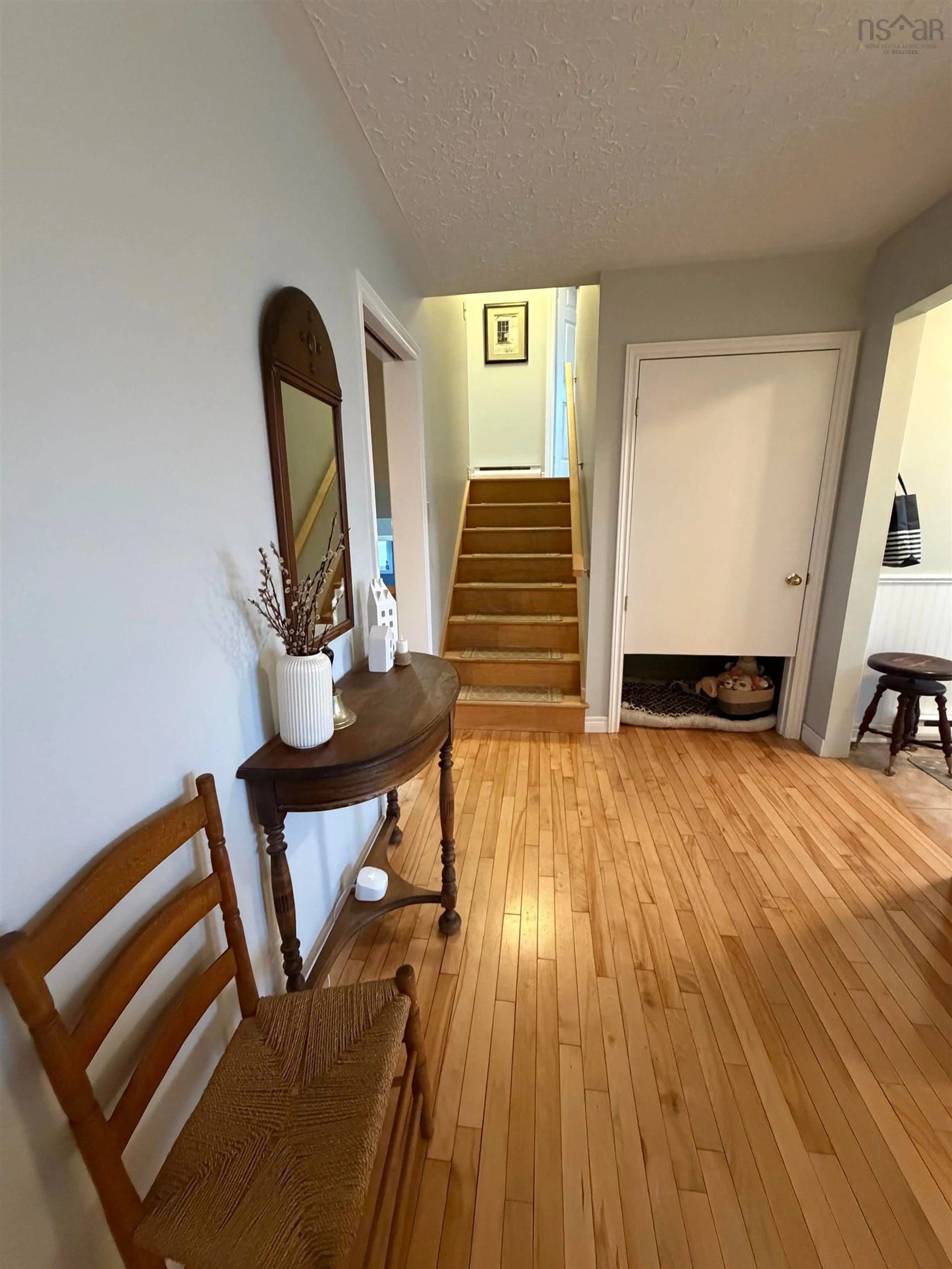 Indoor entryway for 2 Sunrise Cres, Antigonish Nova Scotia B2G 2R7