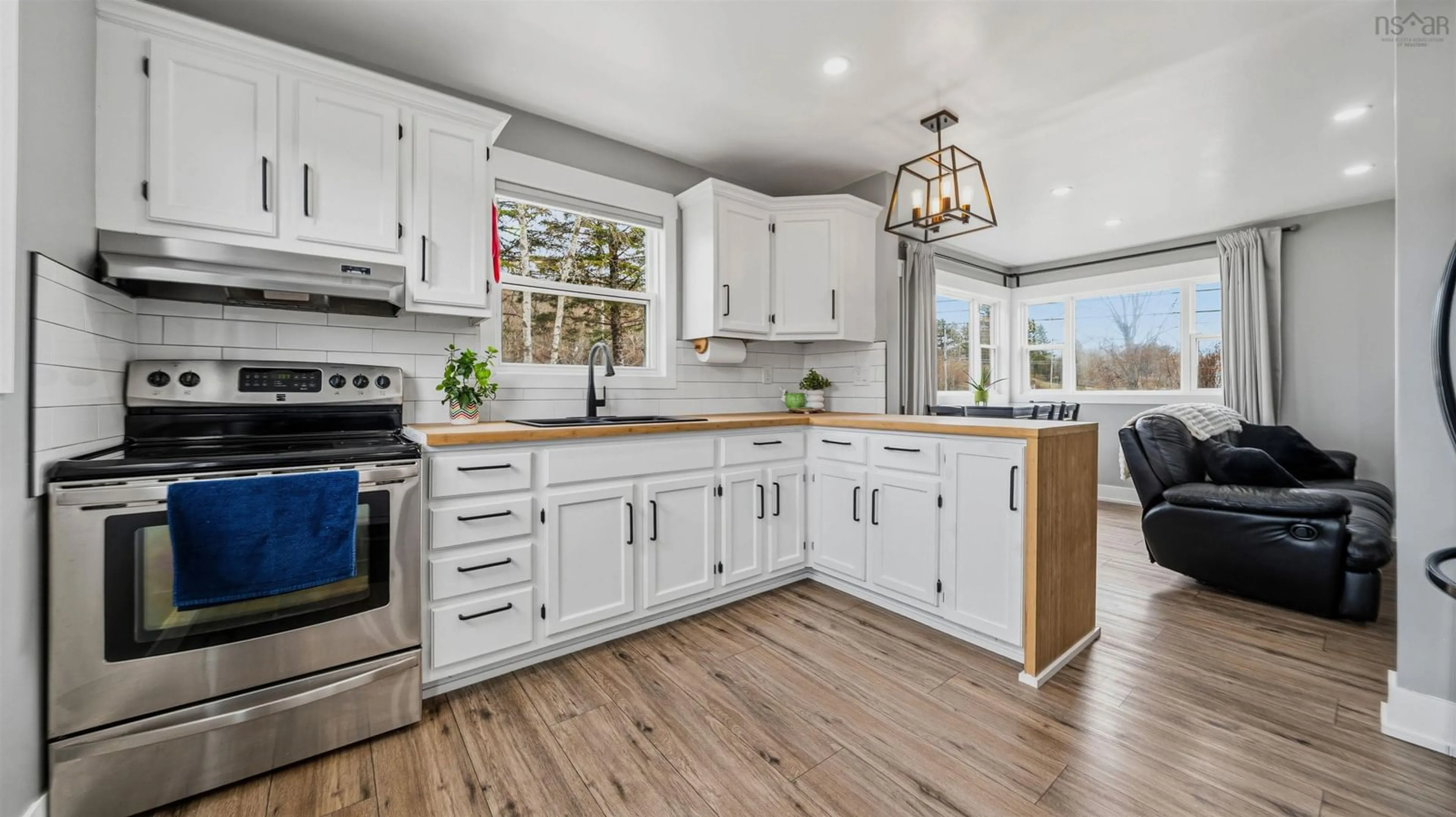 Open concept kitchen, unknown for 2694 Sackville Dr, Upper Sackville Nova Scotia B4E 3C3
