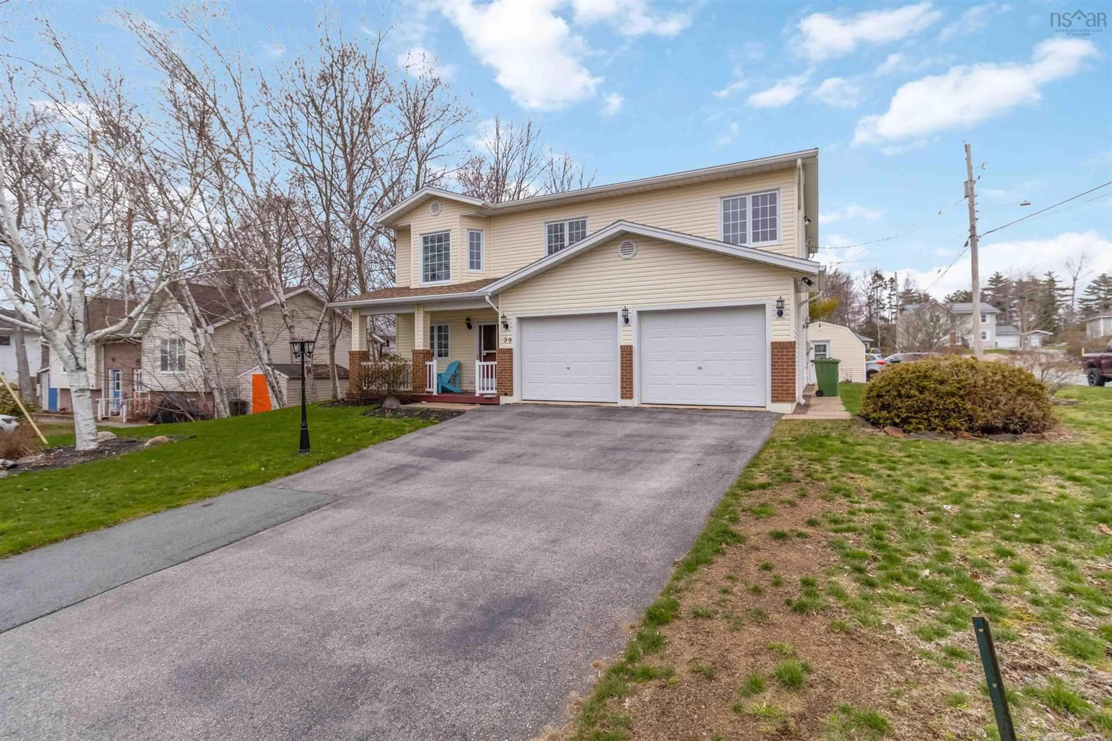 Home with vinyl exterior material, street for 39 Ridgecrest Dr, Bridgewater Nova Scotia B4V 3V8