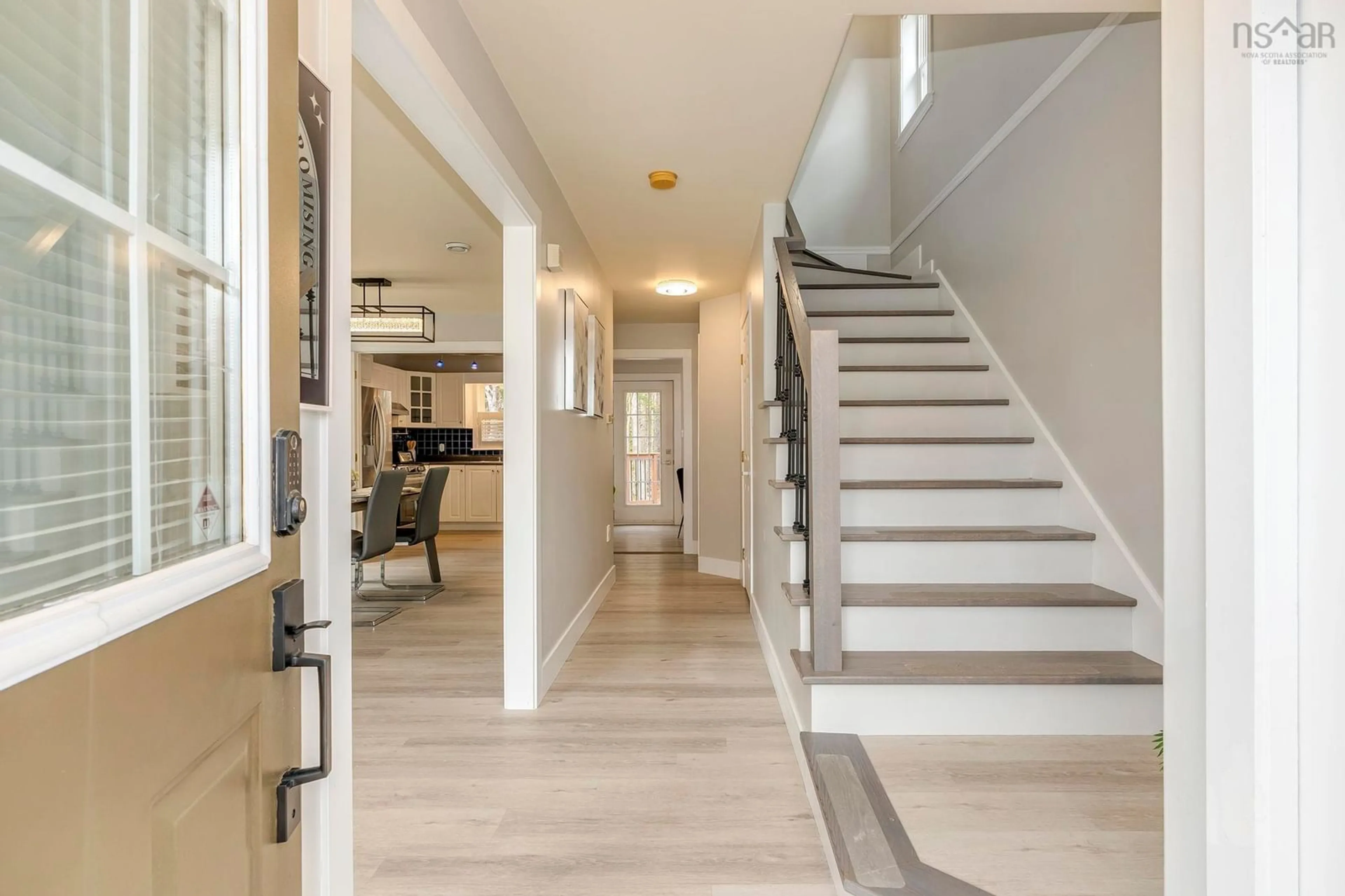 Indoor entryway for 363 Oceanview Dr, Bedford Nova Scotia B4A 4H5